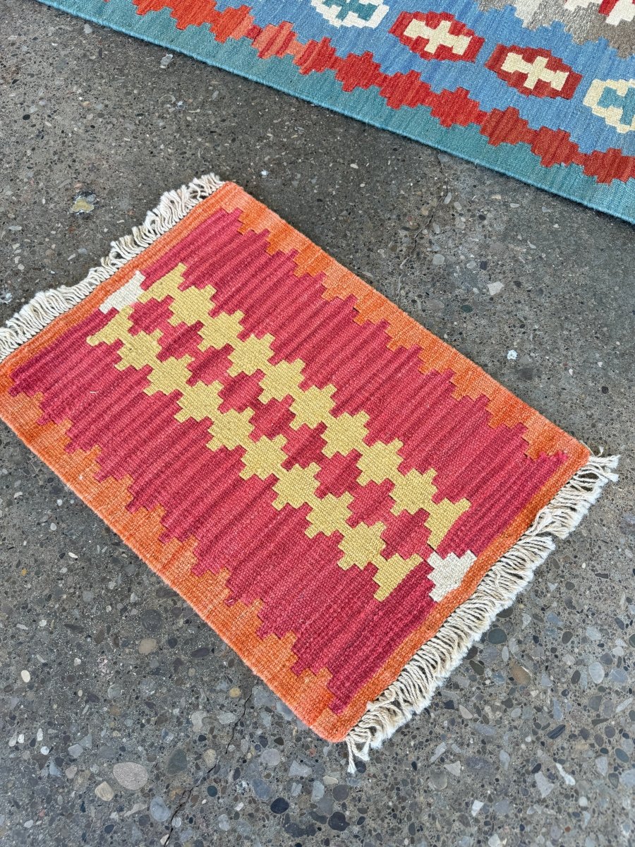 Persian Qashqai Kilim Rug | 1' 5" x 1' 10" - Rug the Rock