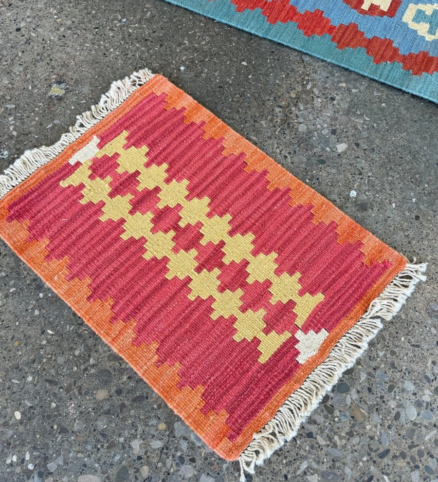 Persian Qashqai Kilim Rug | 1' 5" x 1' 10" - Rug the Rock