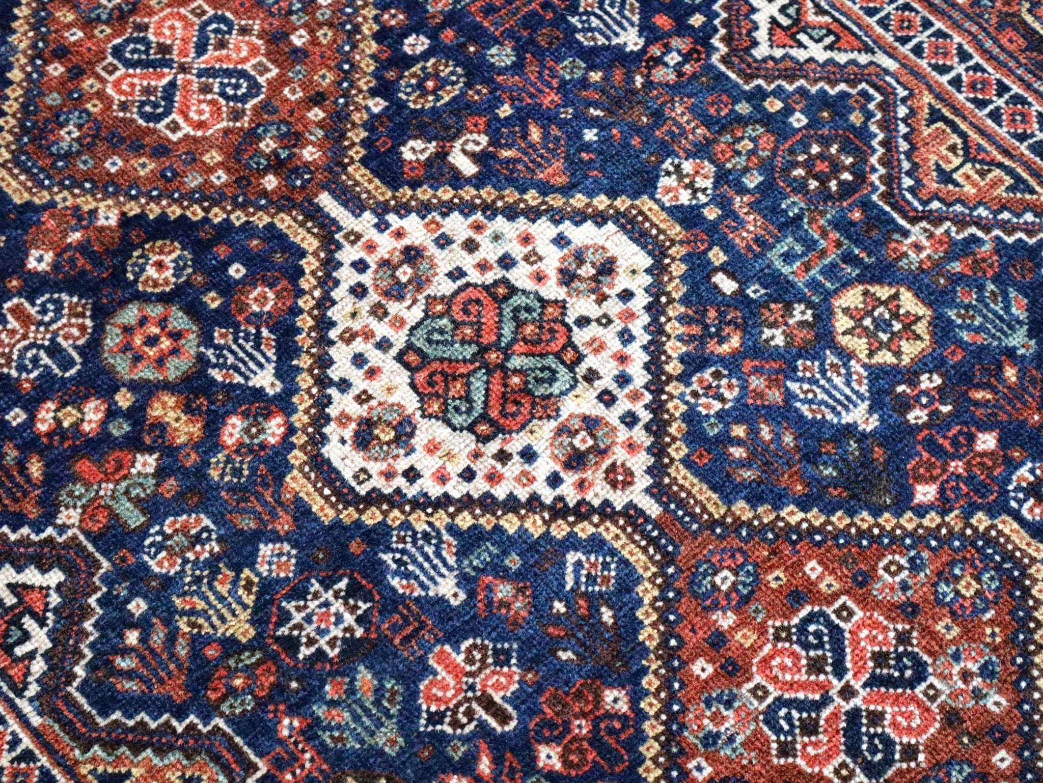Persian Qashqai Rug | 4' x 5' 1