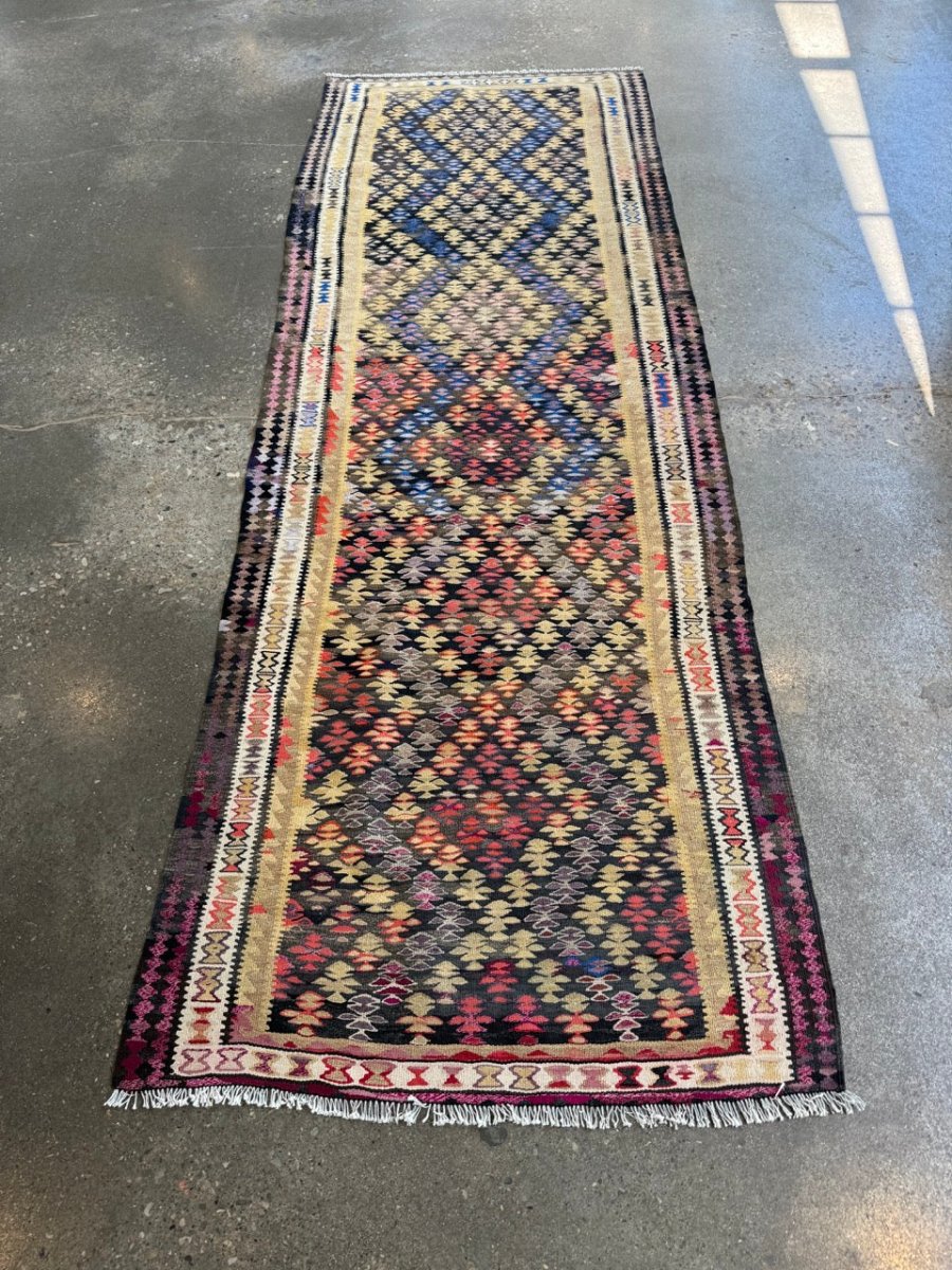 Persian Qazvin Kilim Runner | 3' 3" x 8' 11" - Rug the Rock