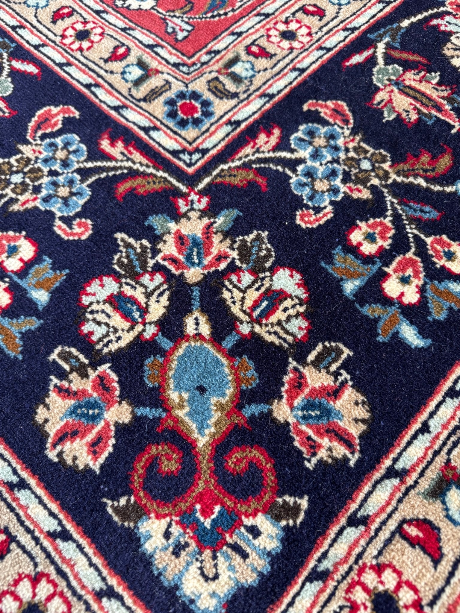 Persian Sarouk Rug | 6' 11" x 9' 10" - Rug the Rock - 