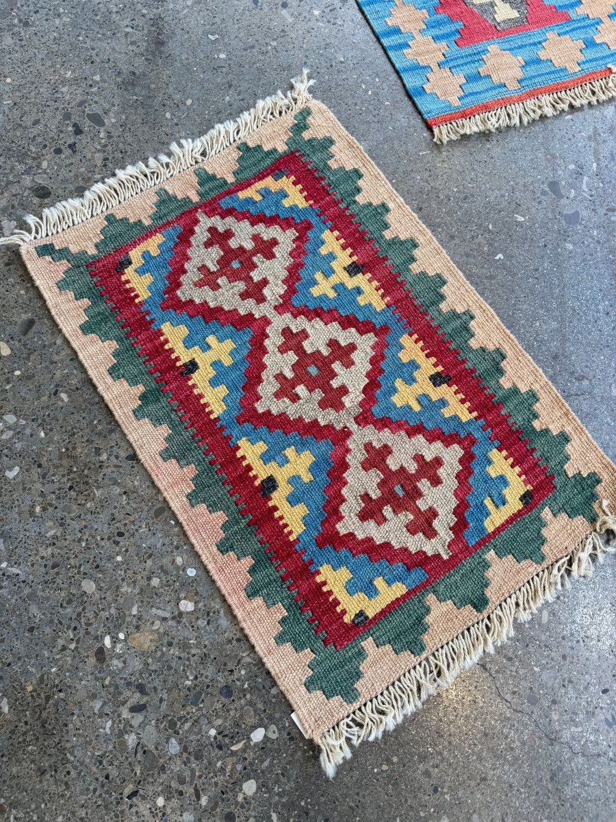 Persian Shiraz Kilim Rug | 1' 7" x 2' 2" - Rug the Rock