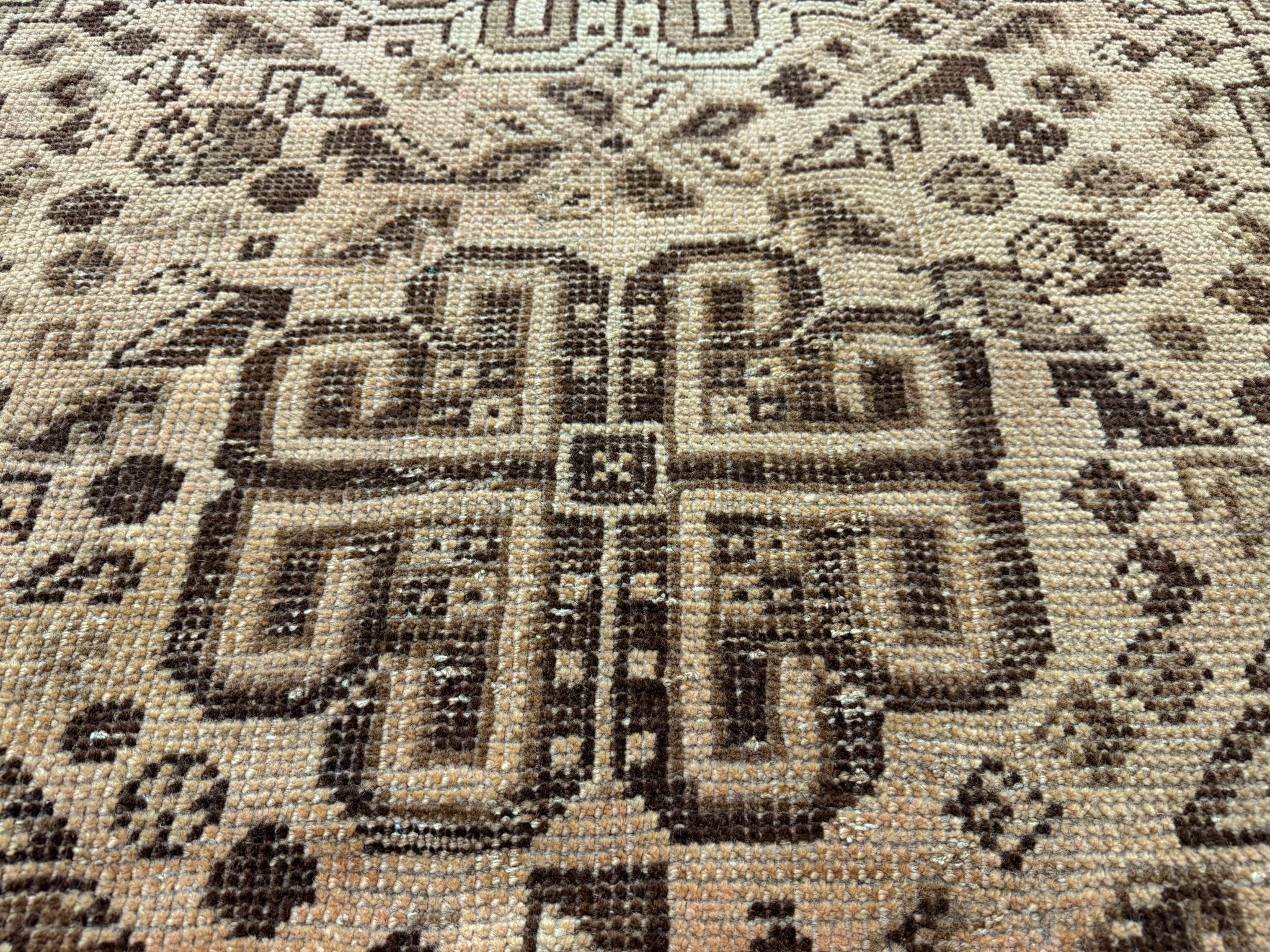 Persian Shiraz Rug | 5' 5” x 7' 11" - Rug the Rock - 