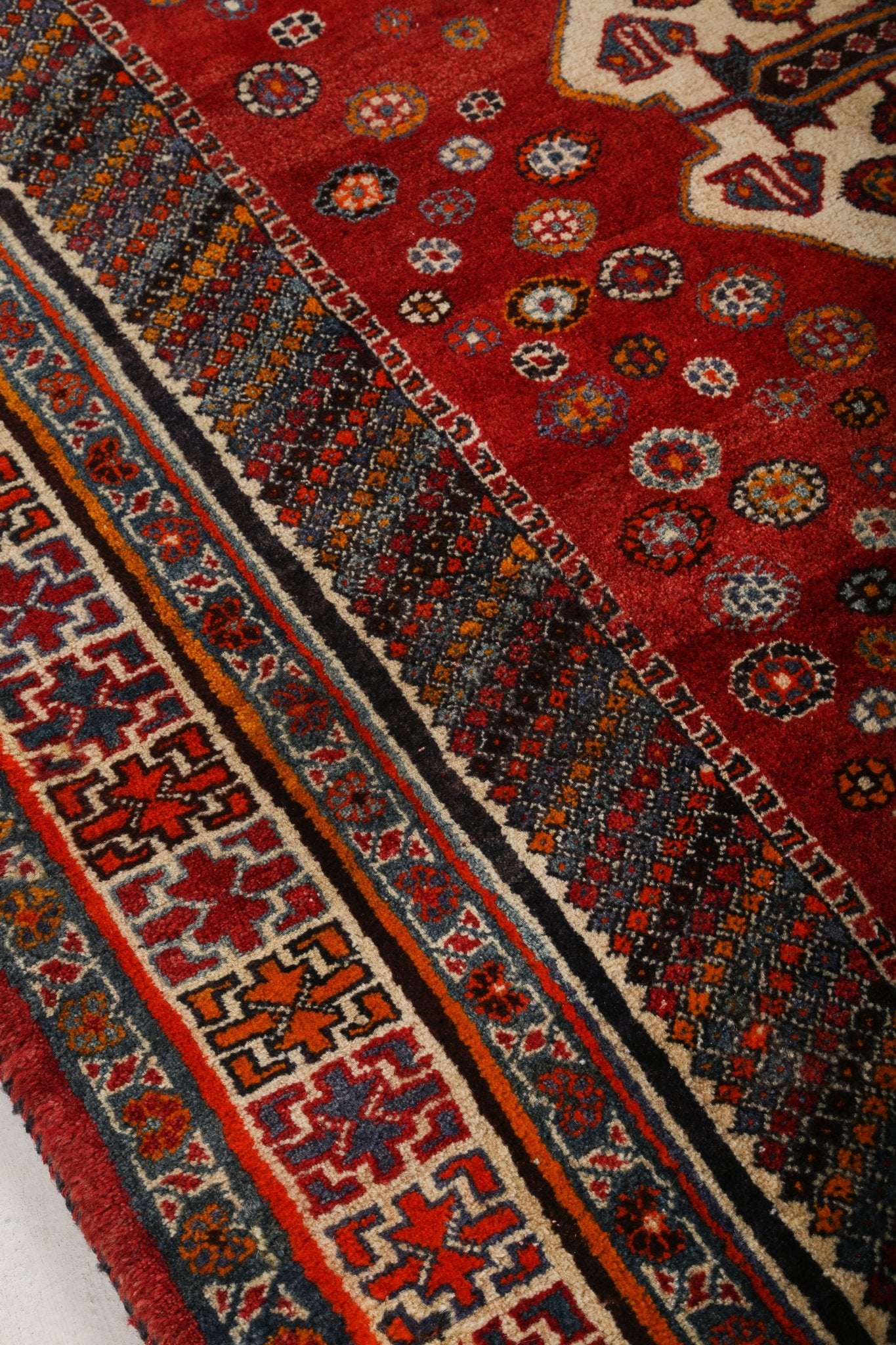 Persian Shiraz Rug | 5' 8" x 6' 10" - Rug the Rock - 