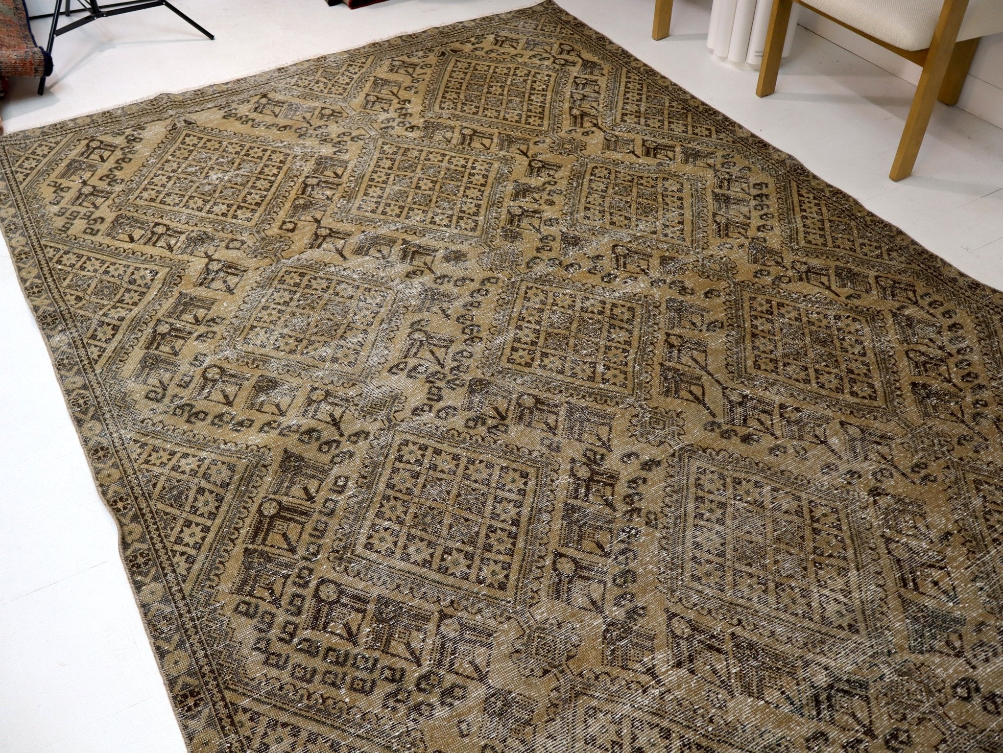 Persian Sirjan Rug | 6' 8” x 9' 11" - Rug the Rock - 