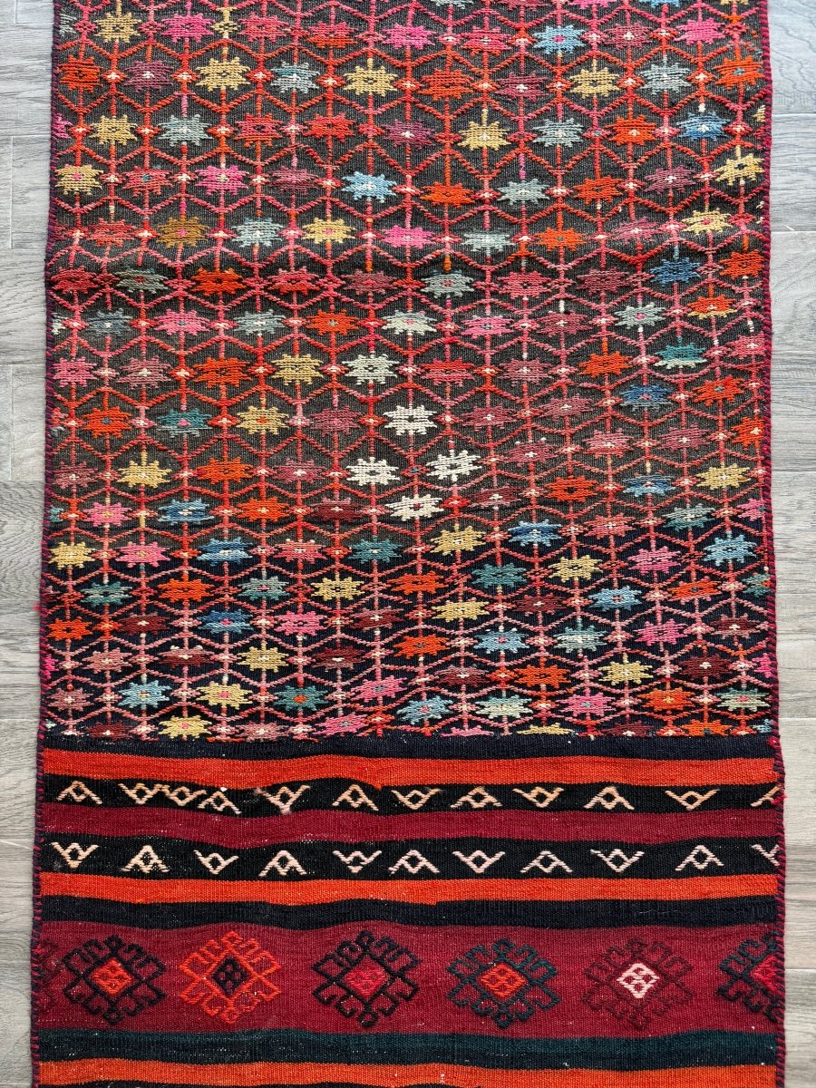 Persian Suzani Kilim | 2' 6" x 6' 5" - Rug the Rock