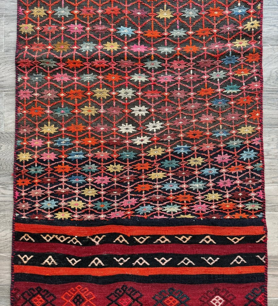 Persian Suzani Kilim | 2' 6" x 6' 5" - Rug the Rock