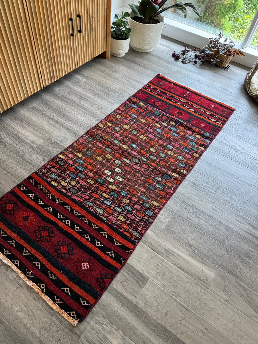 Persian Suzani Kilim | 2' 6" x 6' 5" - Rug the Rock