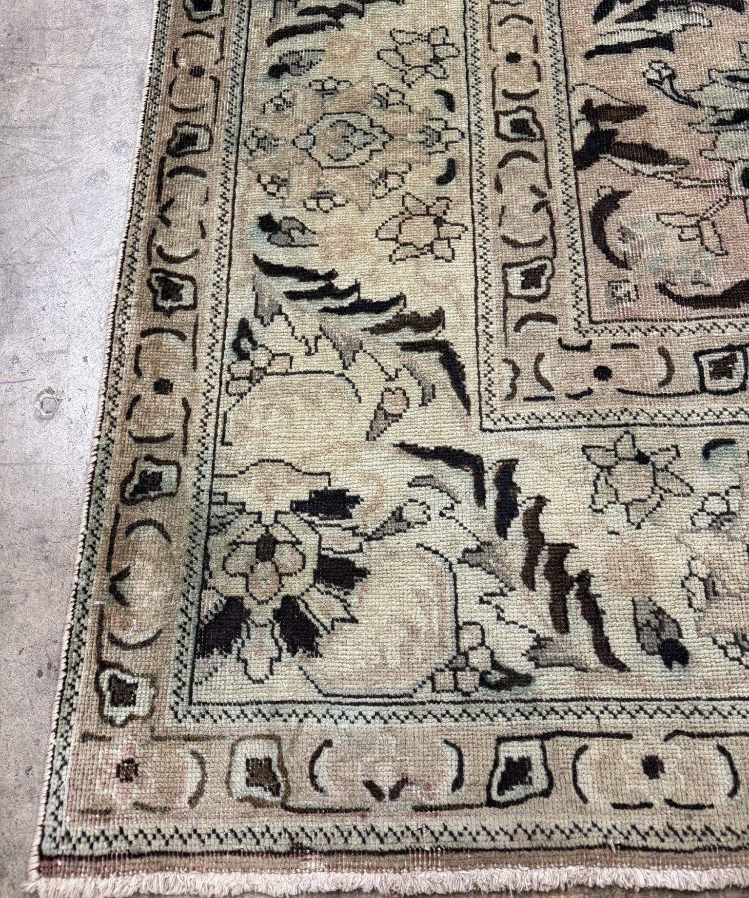 Persian Tabriz Rug | 9' 9" x 12' 11" - Rug the Rock - availableFloralHand-knotted
