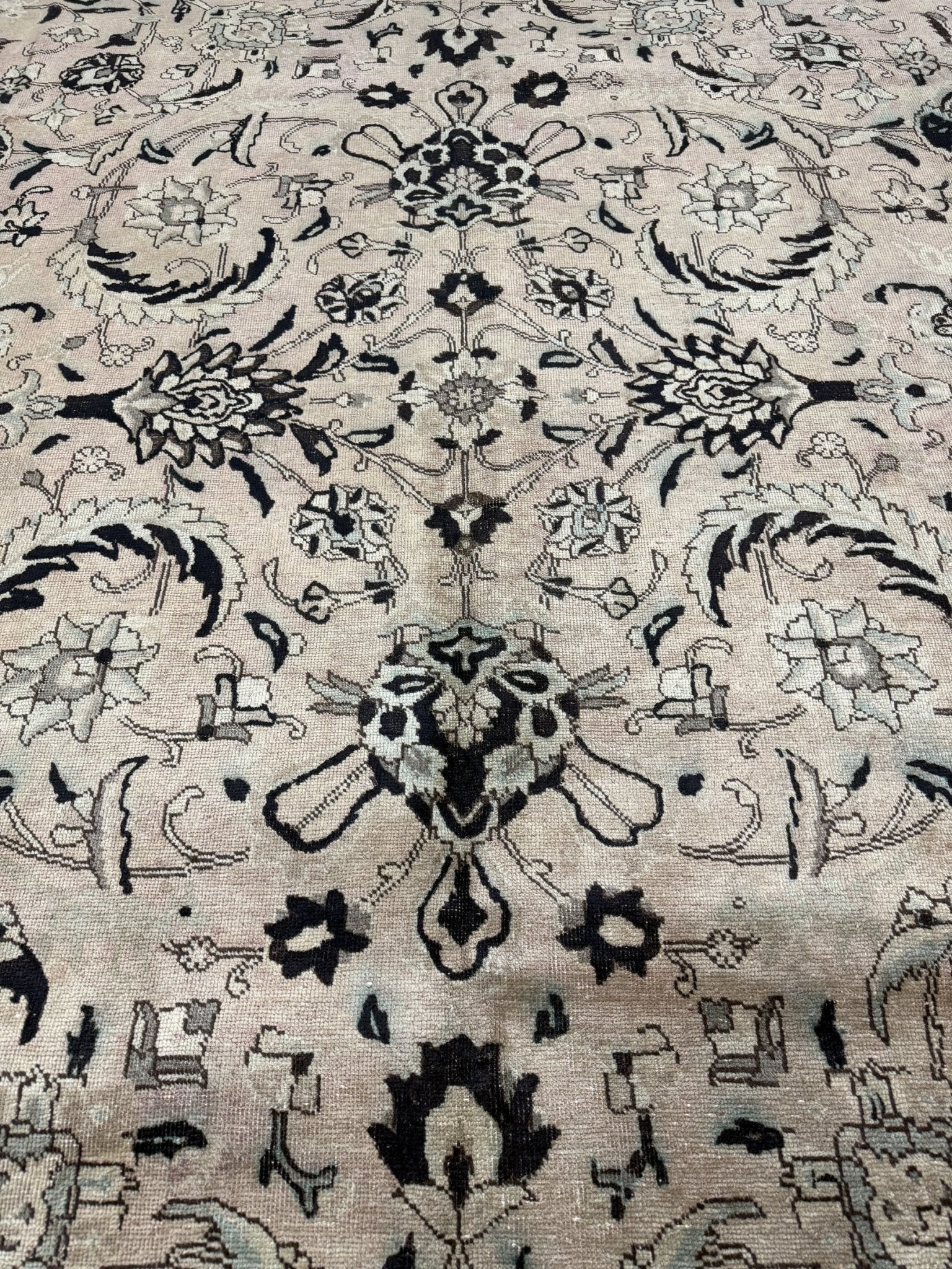 Persian Tabriz Rug | 9' 9" x 12' 11" - Rug the Rock - availableFloralHand-knotted