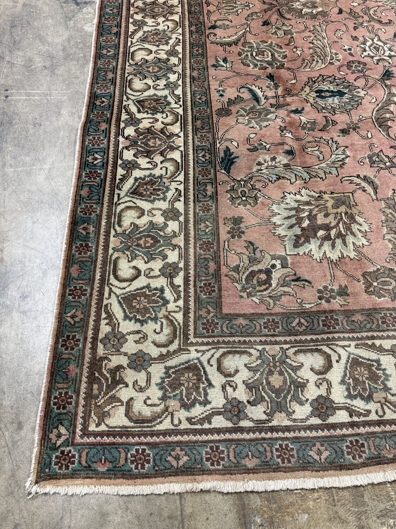 Persian Tabriz Rug | 9' 9" x 12' 9" - Rug the Rock - availableFloralHand-knotted