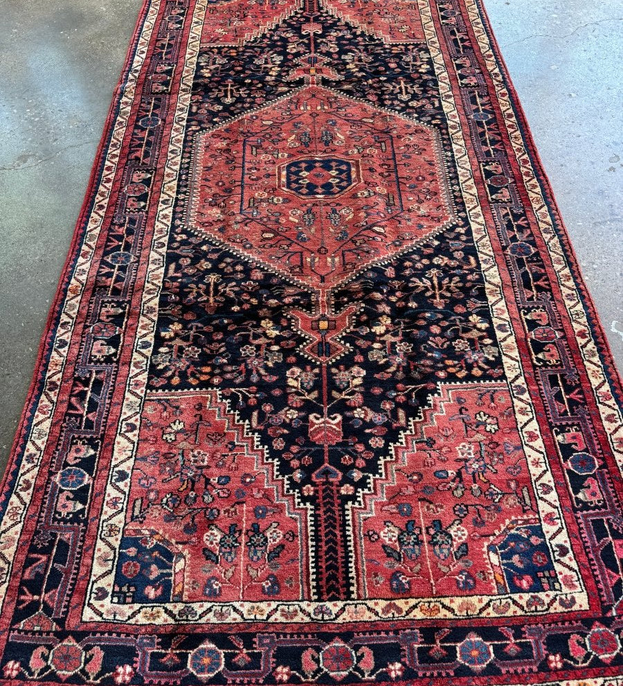 Persian Tuyserkan Rug | 5' 6" x 11' 2" - Rug the Rock