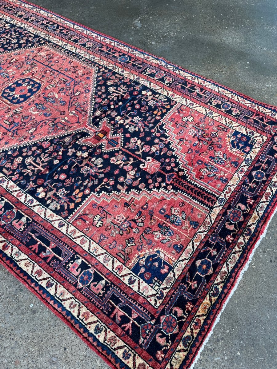 Persian Tuyserkan Rug | 5' 6" x 11' 2" - Rug the Rock