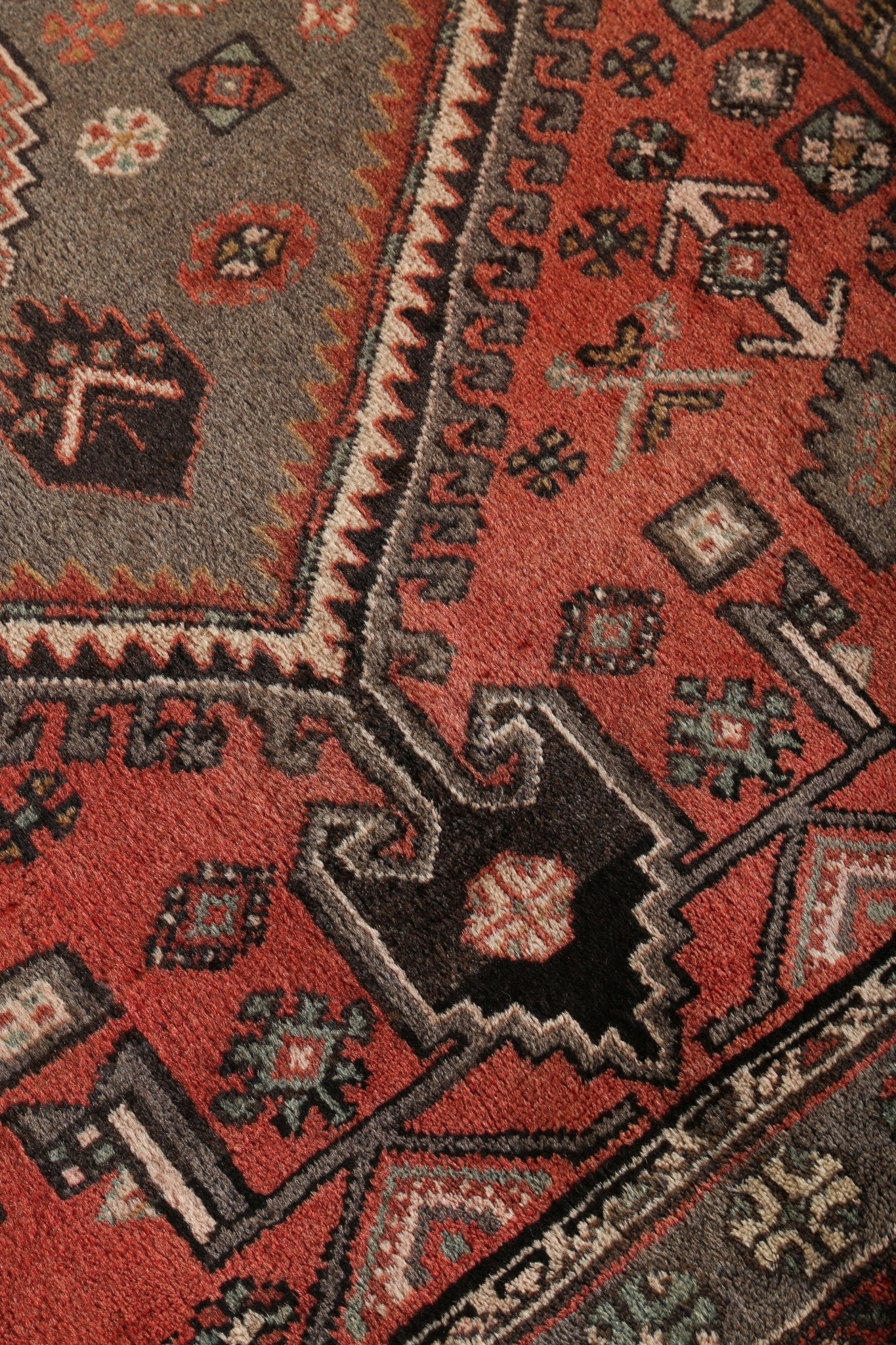 Persian Zanjan Rug | 4' 3" x 7' 10" - Rug the Rock - 