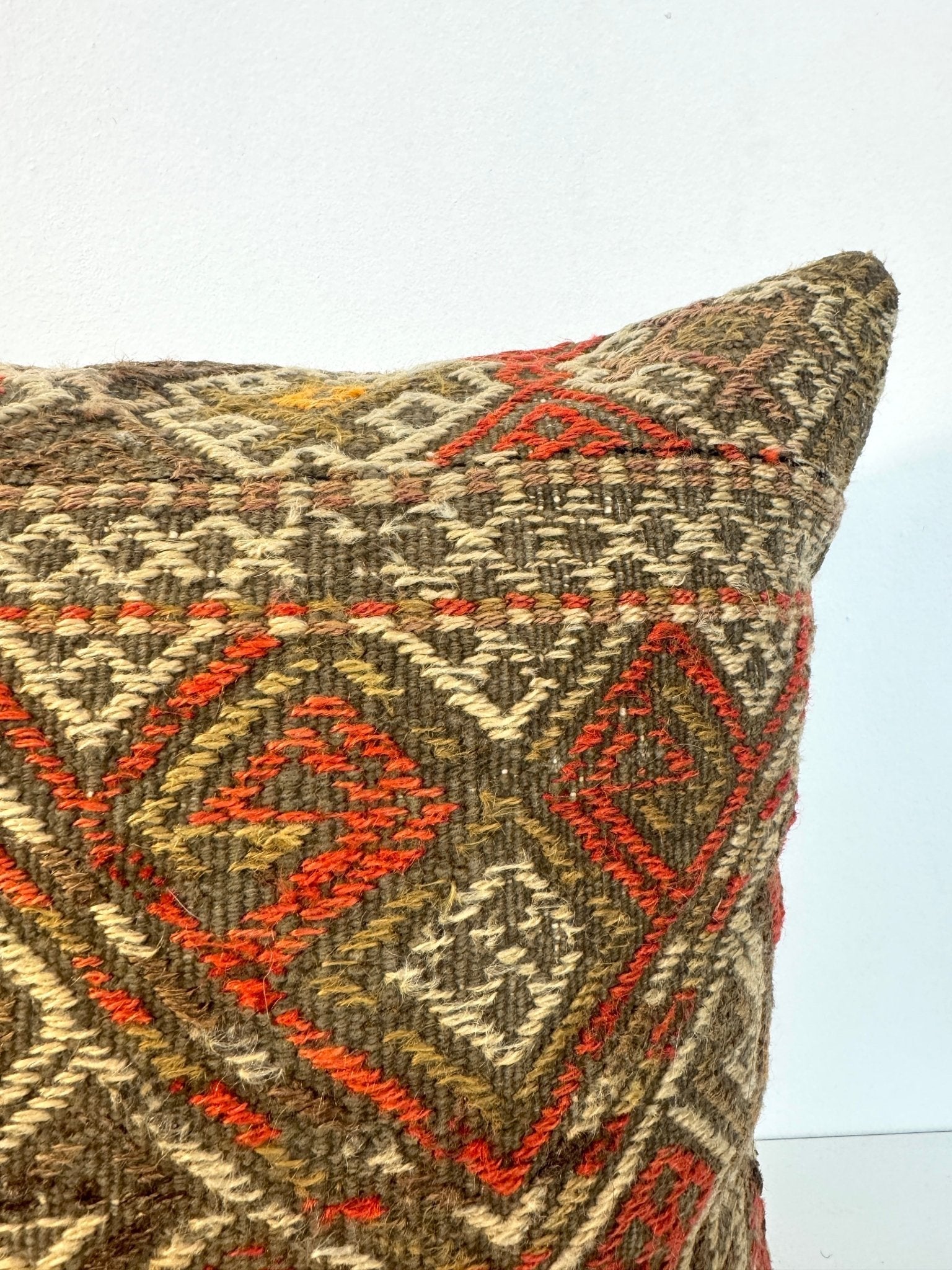 Pillow No. 014 | 18" x 18" Rug the Rock