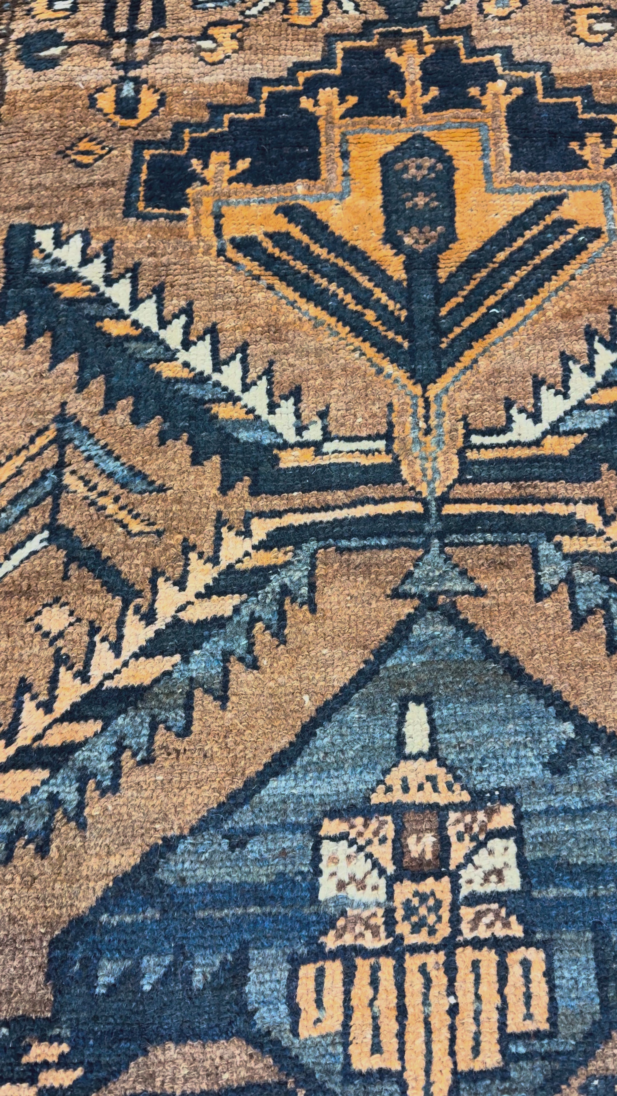 Persian Houpa Zanjan Runner, original product video 1, hand-knotted wool pile. SKU PP 108796.