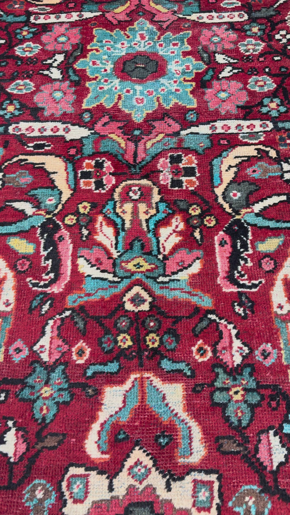 Vintage Meshkabad Rug, original product video 1, hand-knotted wool pile. SKU PP108513.