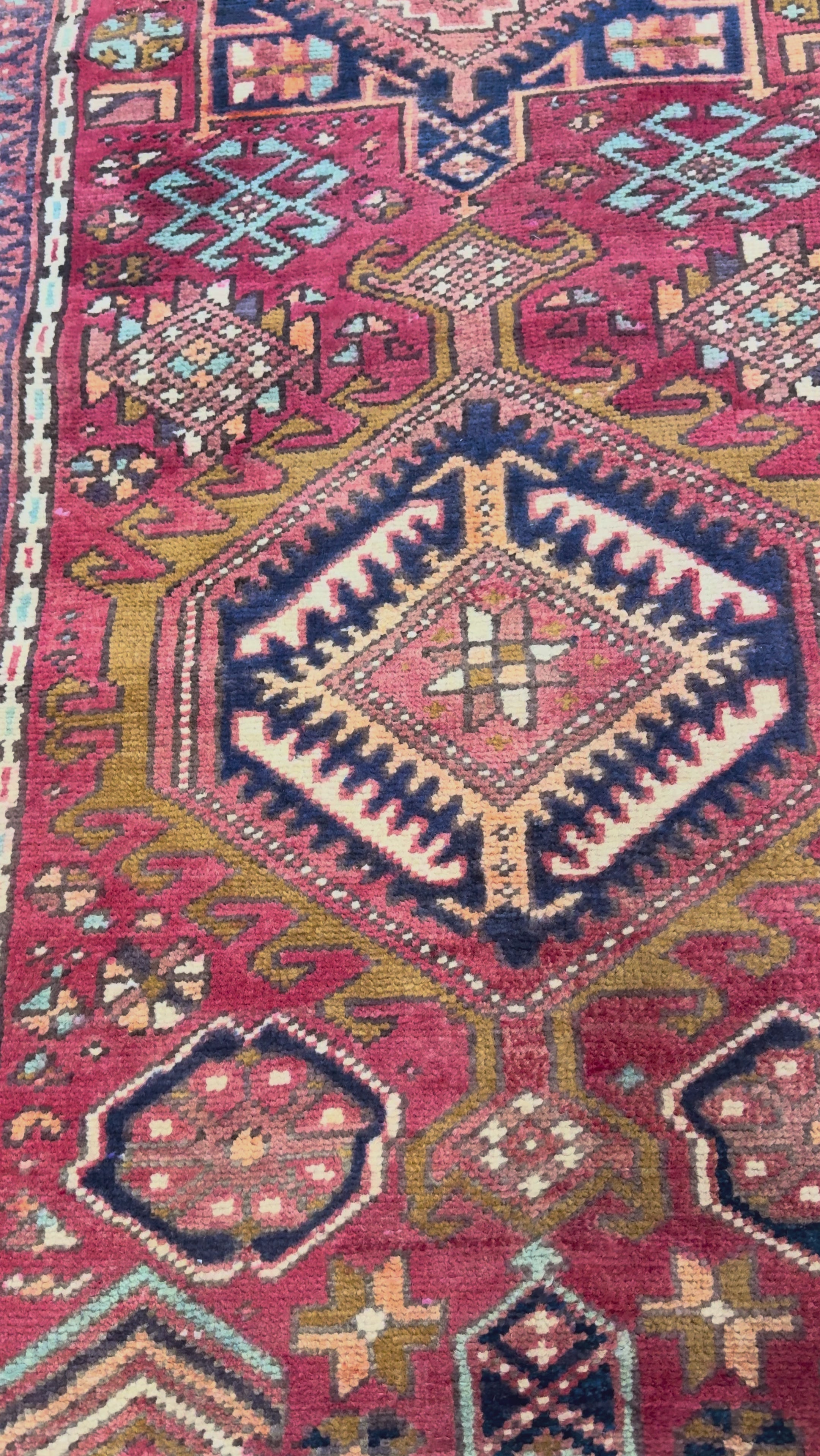 Persian Afil Azerbaijan Runner, original product video 1, hand-knotted wool pile. SKU RR 32236.