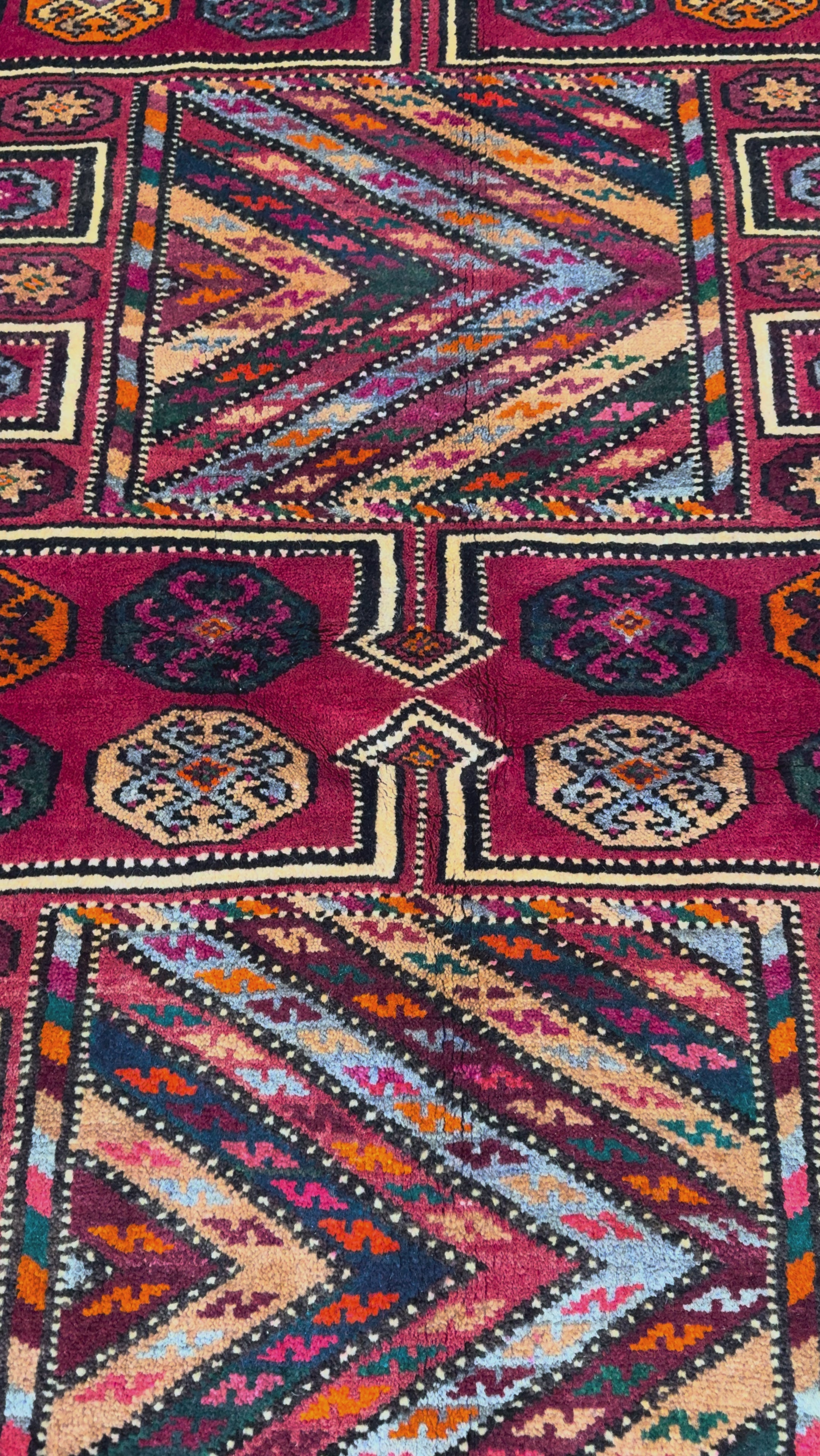 Vintage Quchan Kurdish Rug, original product video 1, hand-knotted wool pile. SKU RR32561.