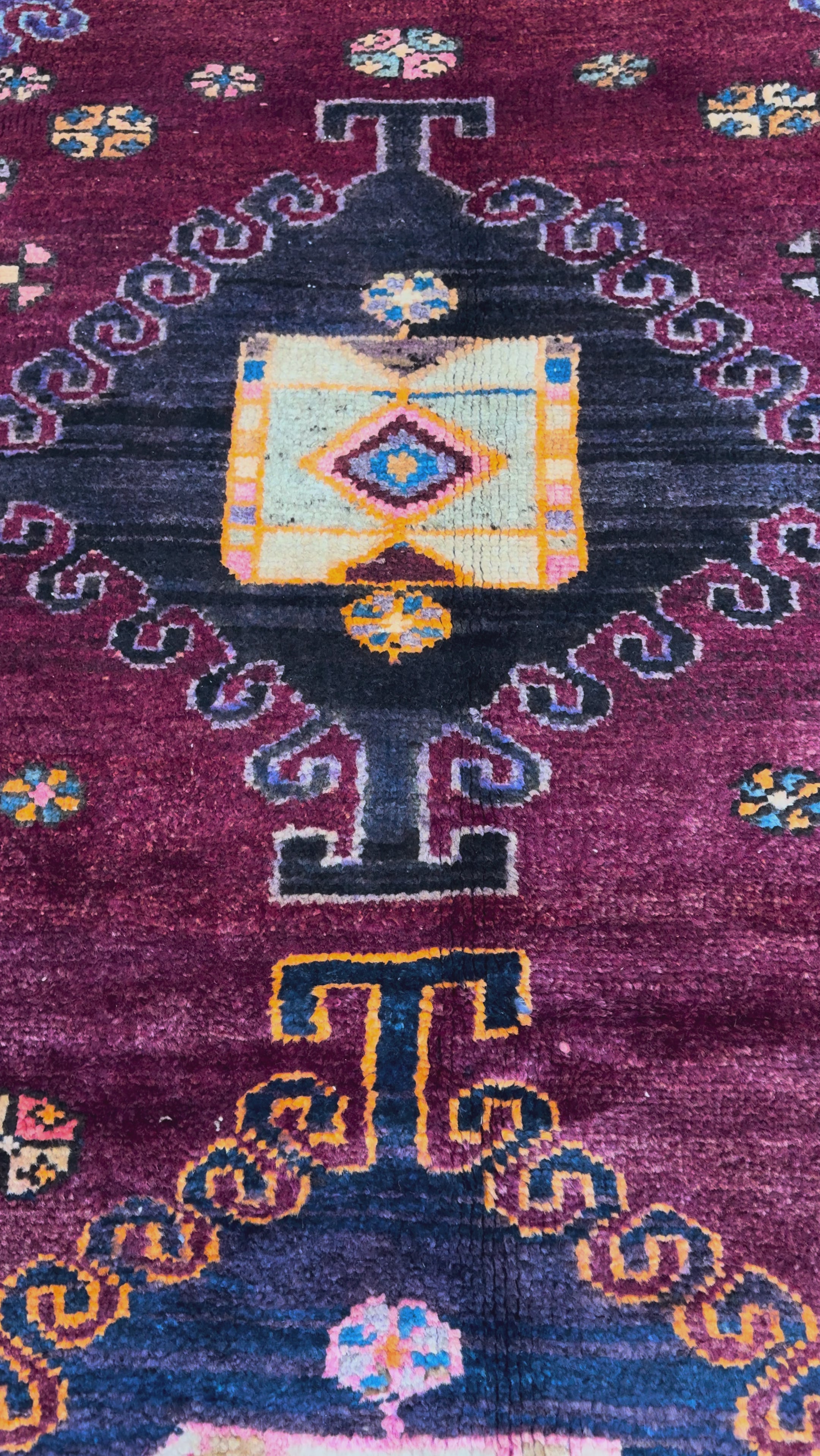 Vintage Hamadan Rug, original product video 1, hand-knotted wool pile. SKU 30894.