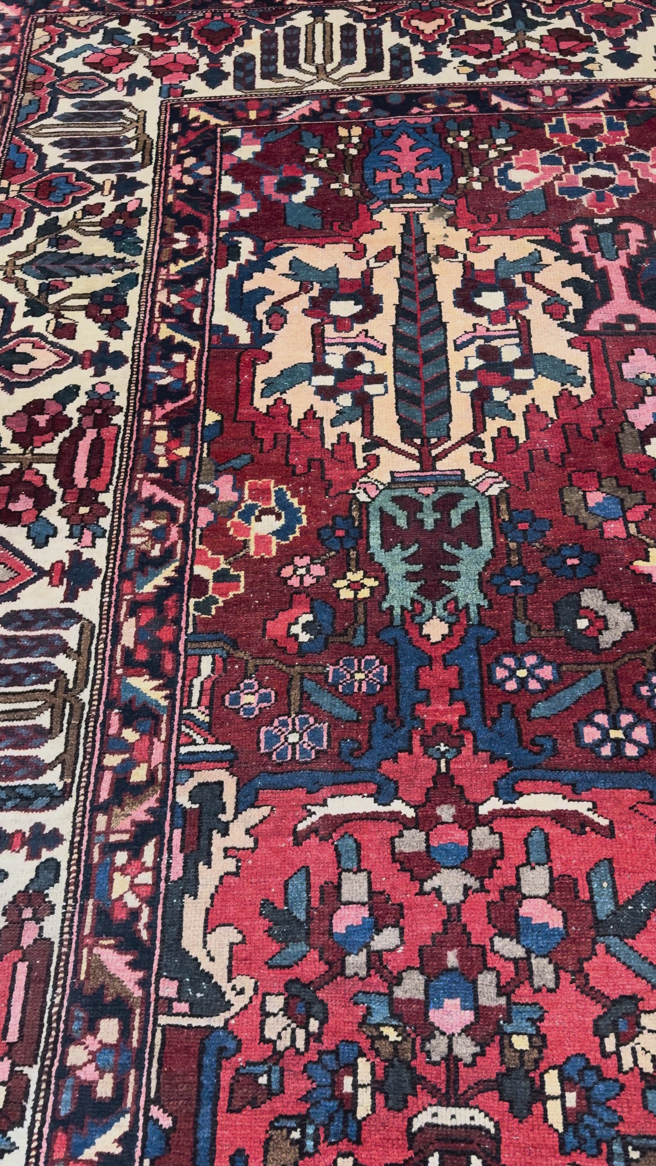 Bakhtiari hand-knotted rug, original video 106679 IMG_6352.MOV