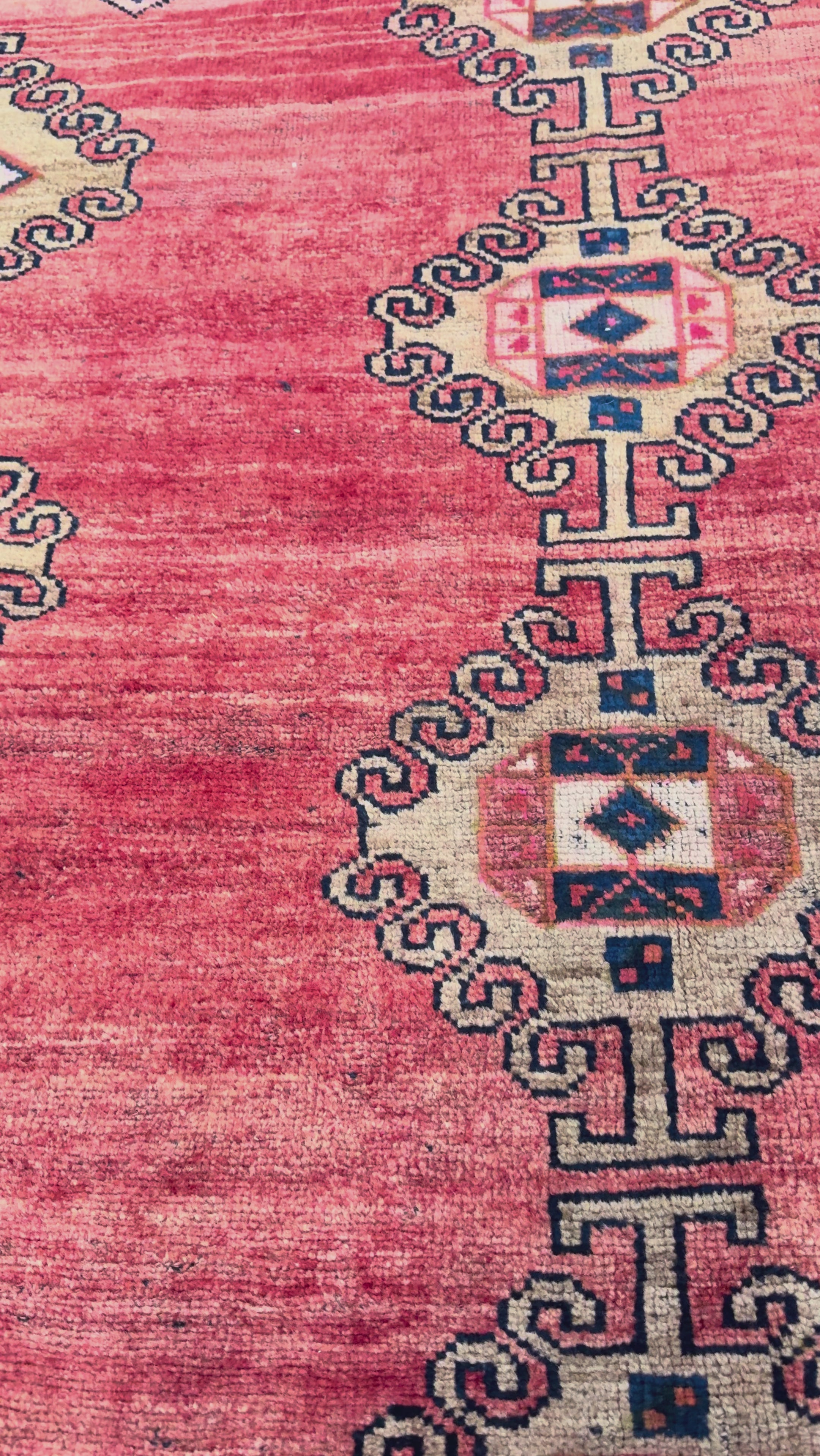 Persian Luri Runner, original product video 1. SKU RR 32252.