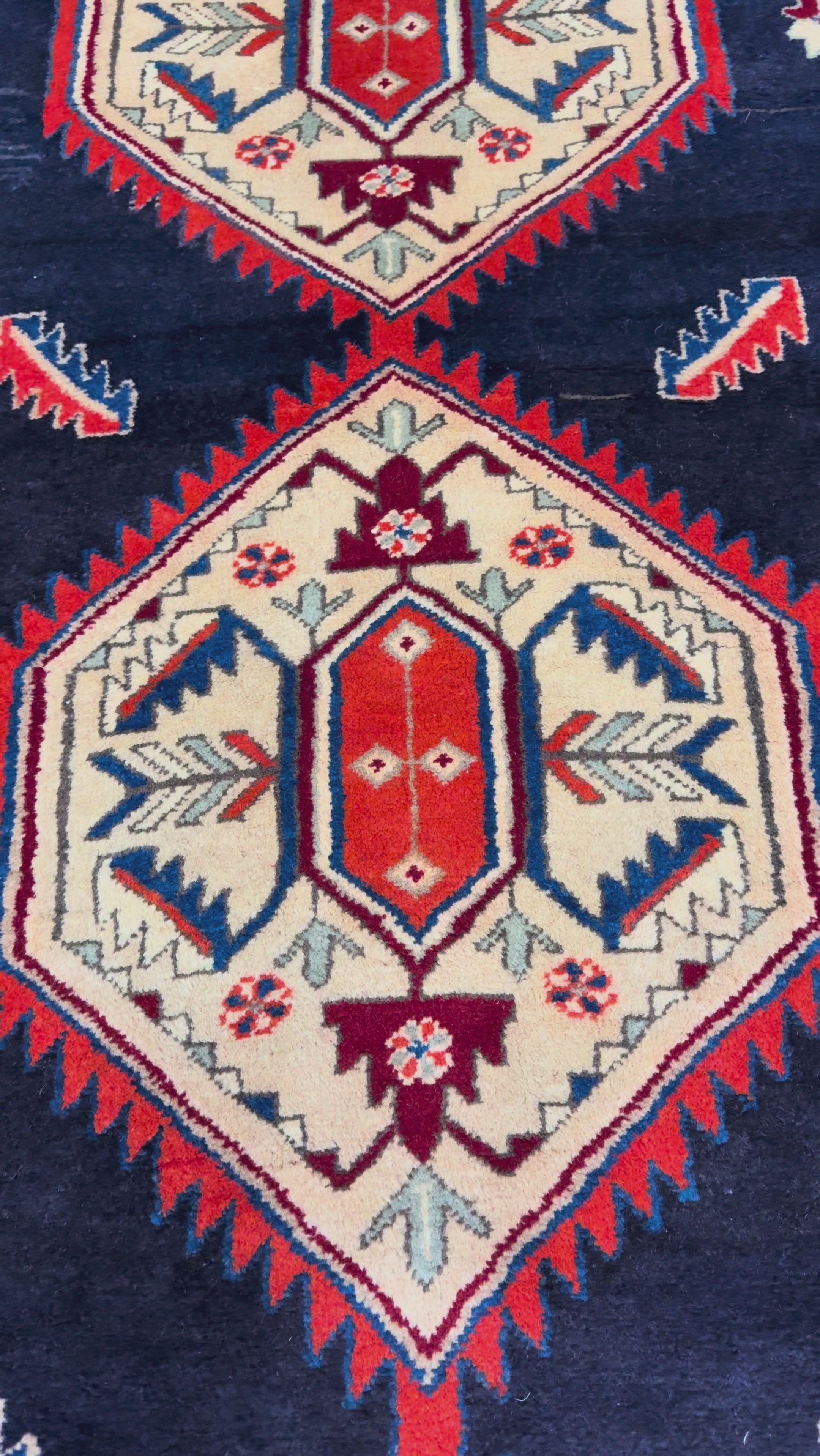 Persian Zarrin Qaba Mianeh Runner, original product video 1, hand-knotted wool pile. SKU RR 30171.