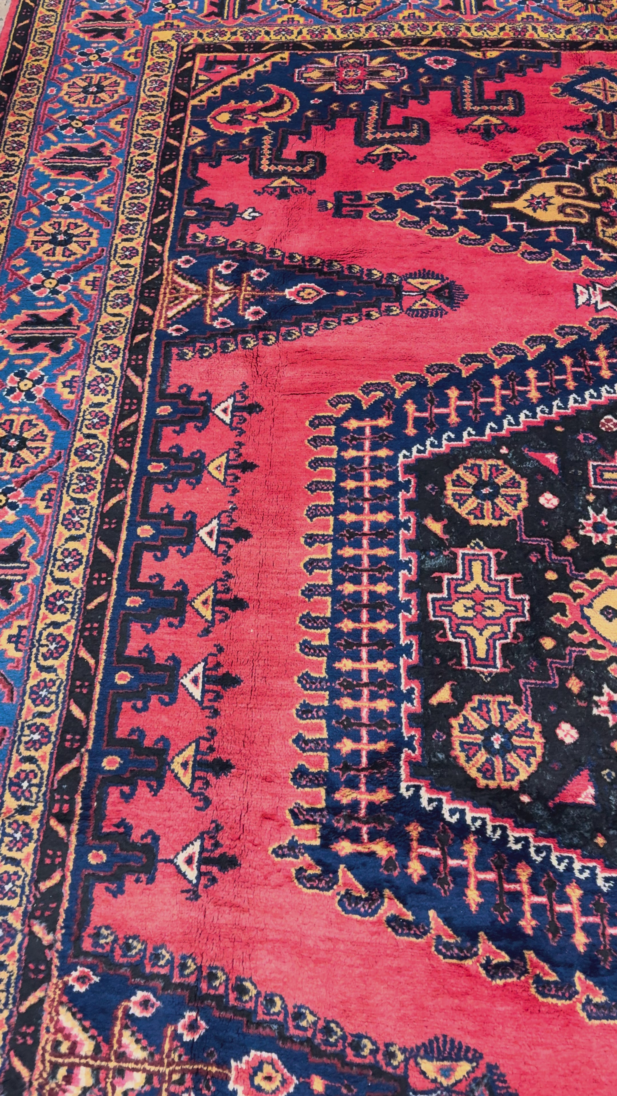 Vise hand-knotted rug, original video PP 100231IMG_6372.MOV