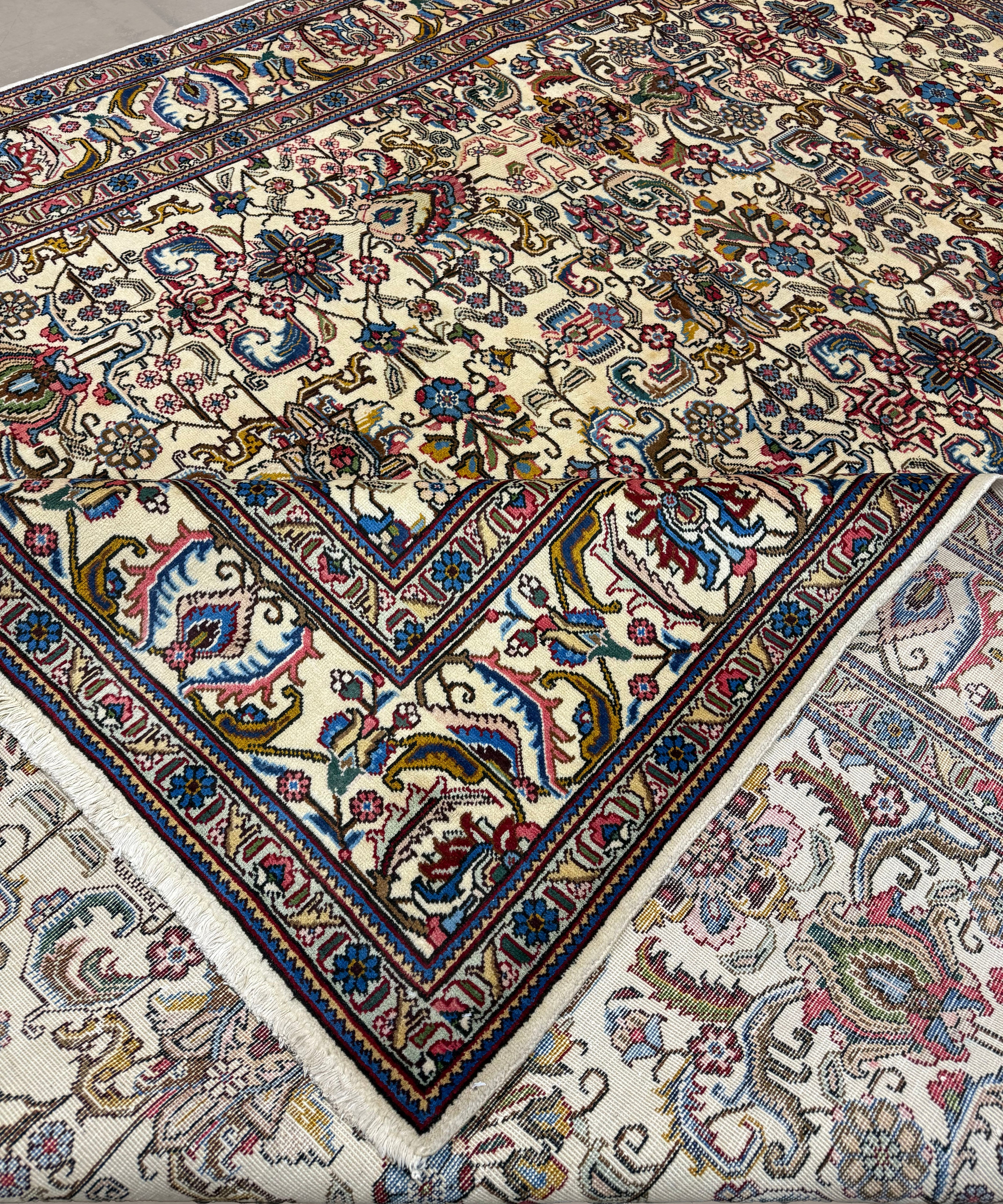 RR32600 hand-knotted wool rug, product detail photograph 2.