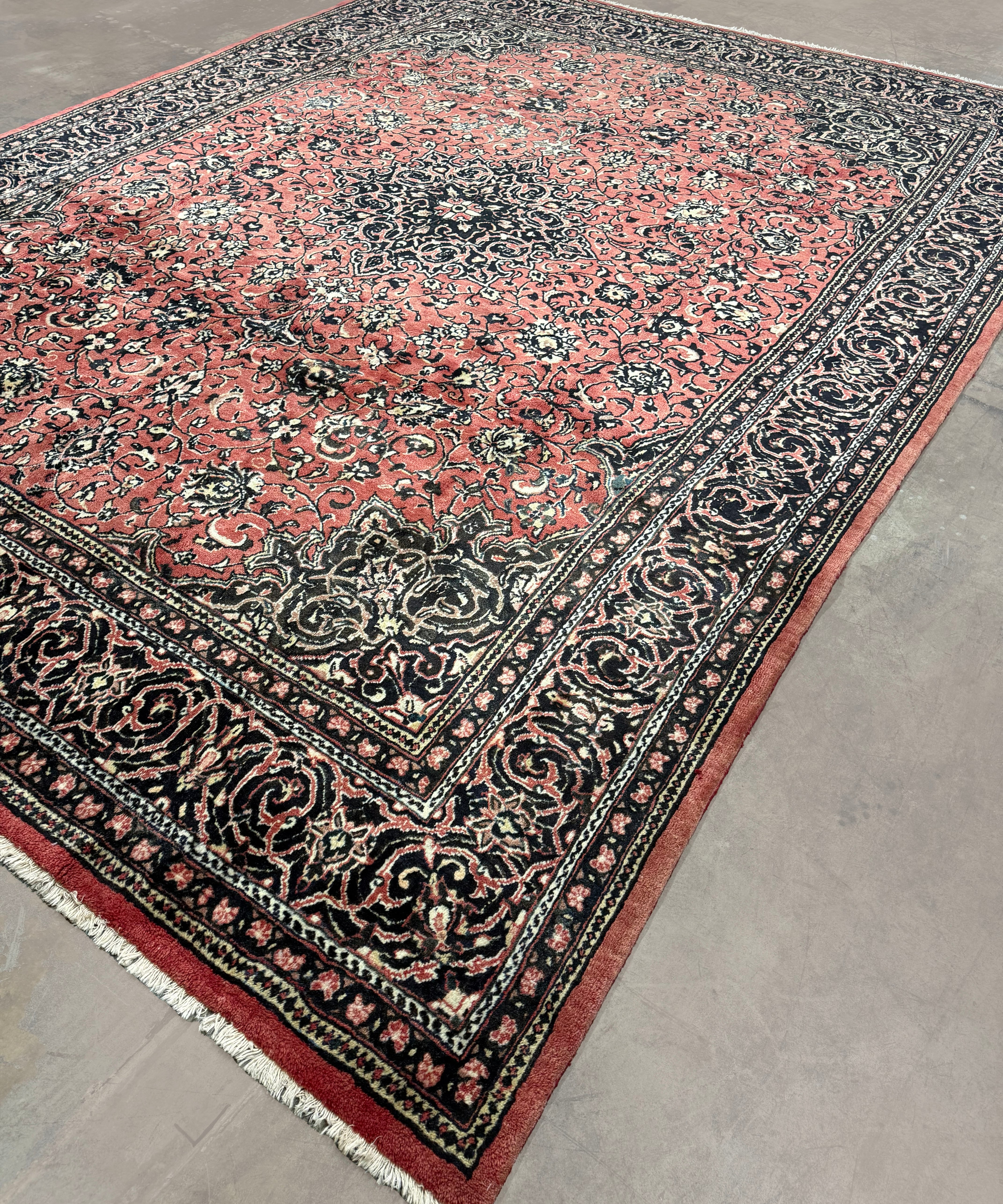 107484 hand-knotted wool rug, product detail photograph 4.