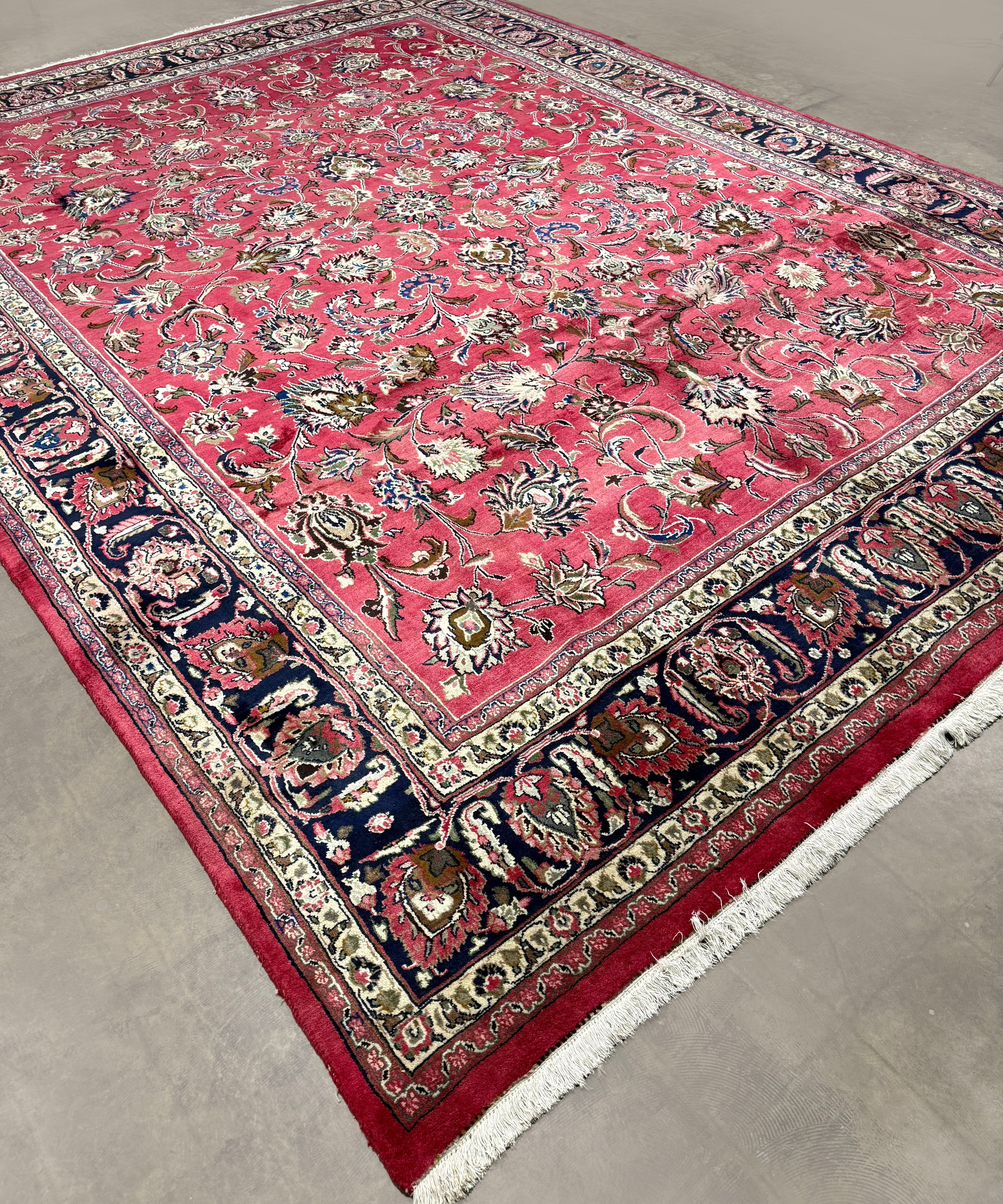 RR30421 hand-knotted wool rug, product detail photograph 2.