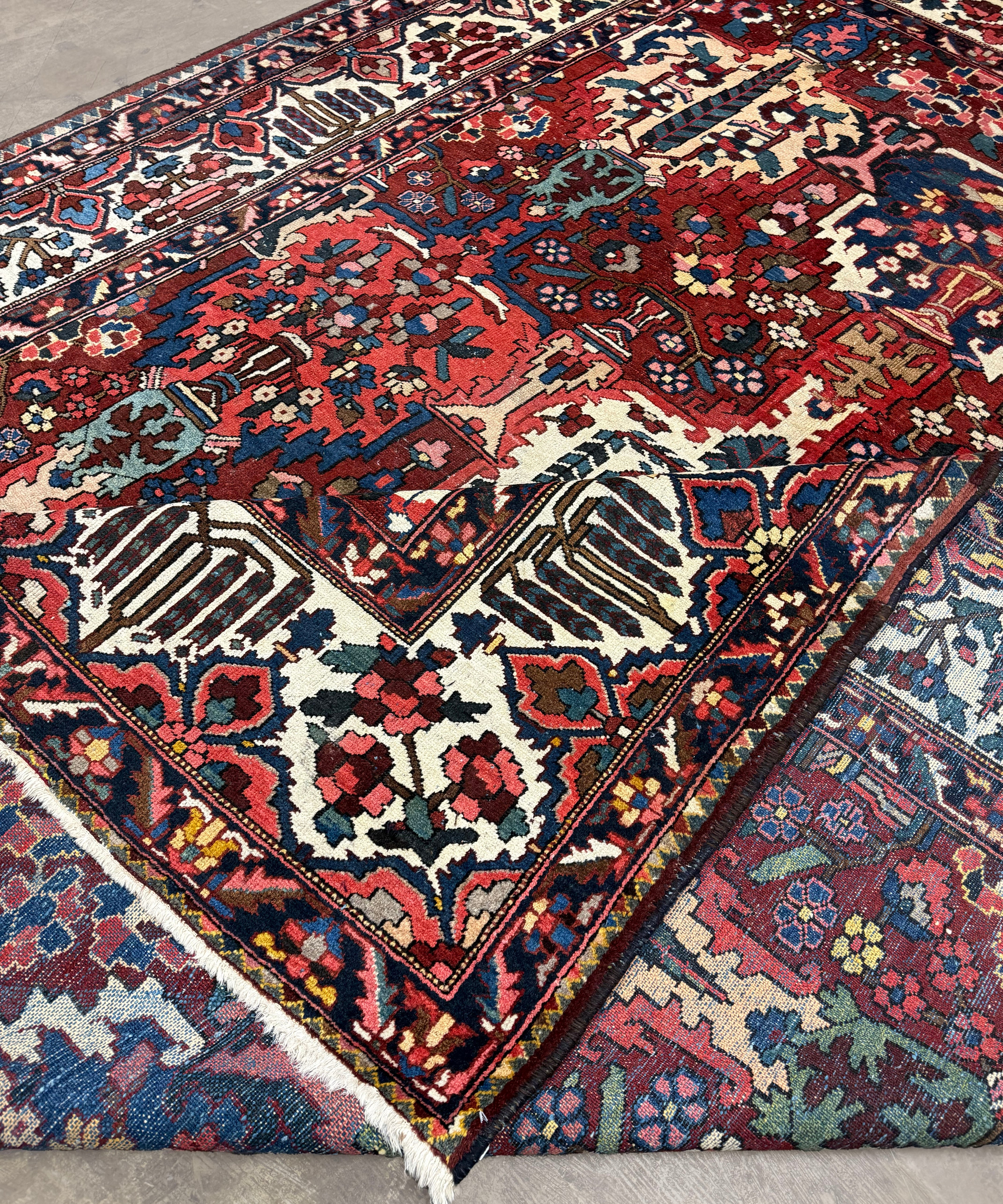 106679 hand-knotted wool rug, product detail photograph 2.