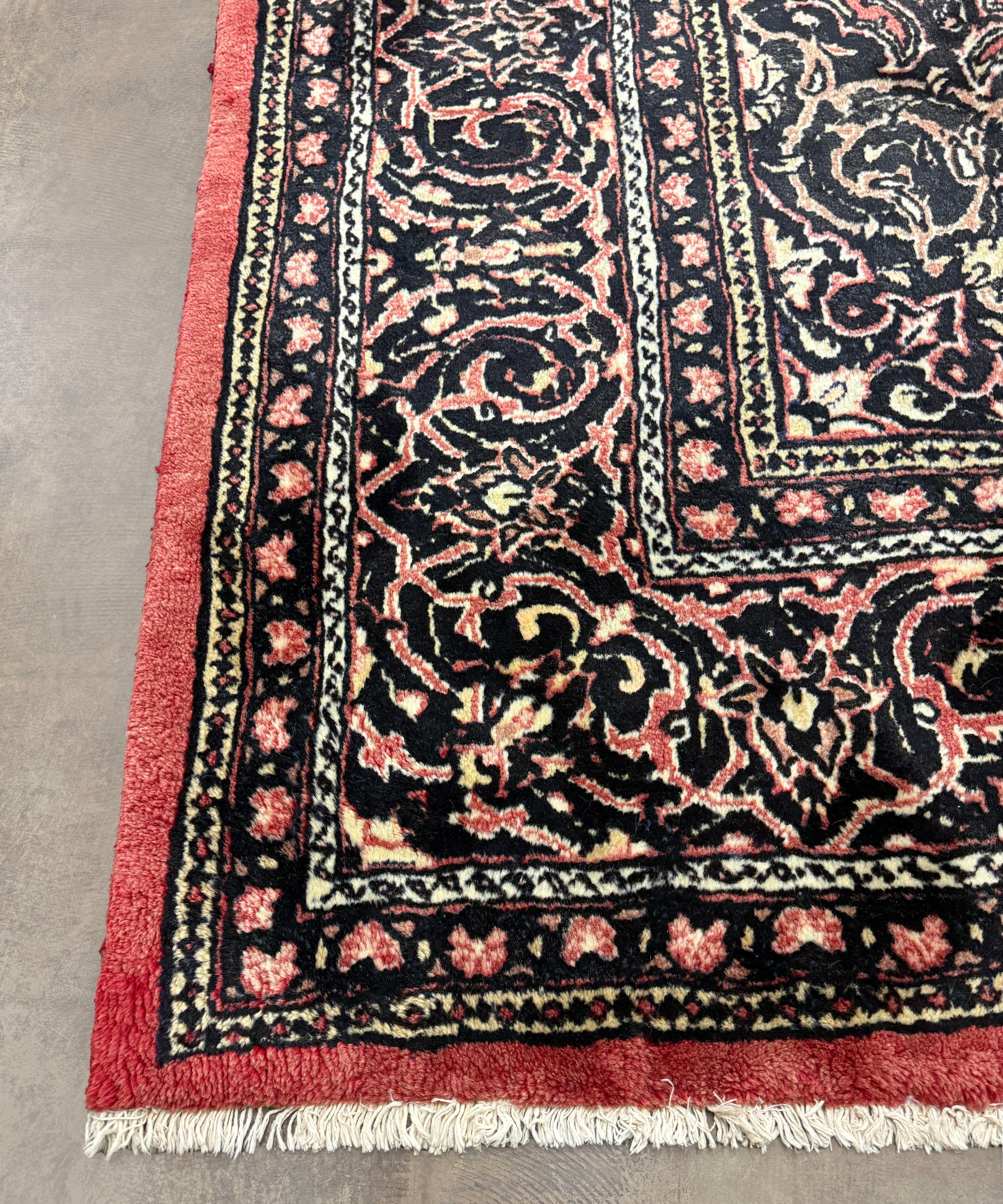 107484 hand-knotted wool rug, product detail photograph 3.
