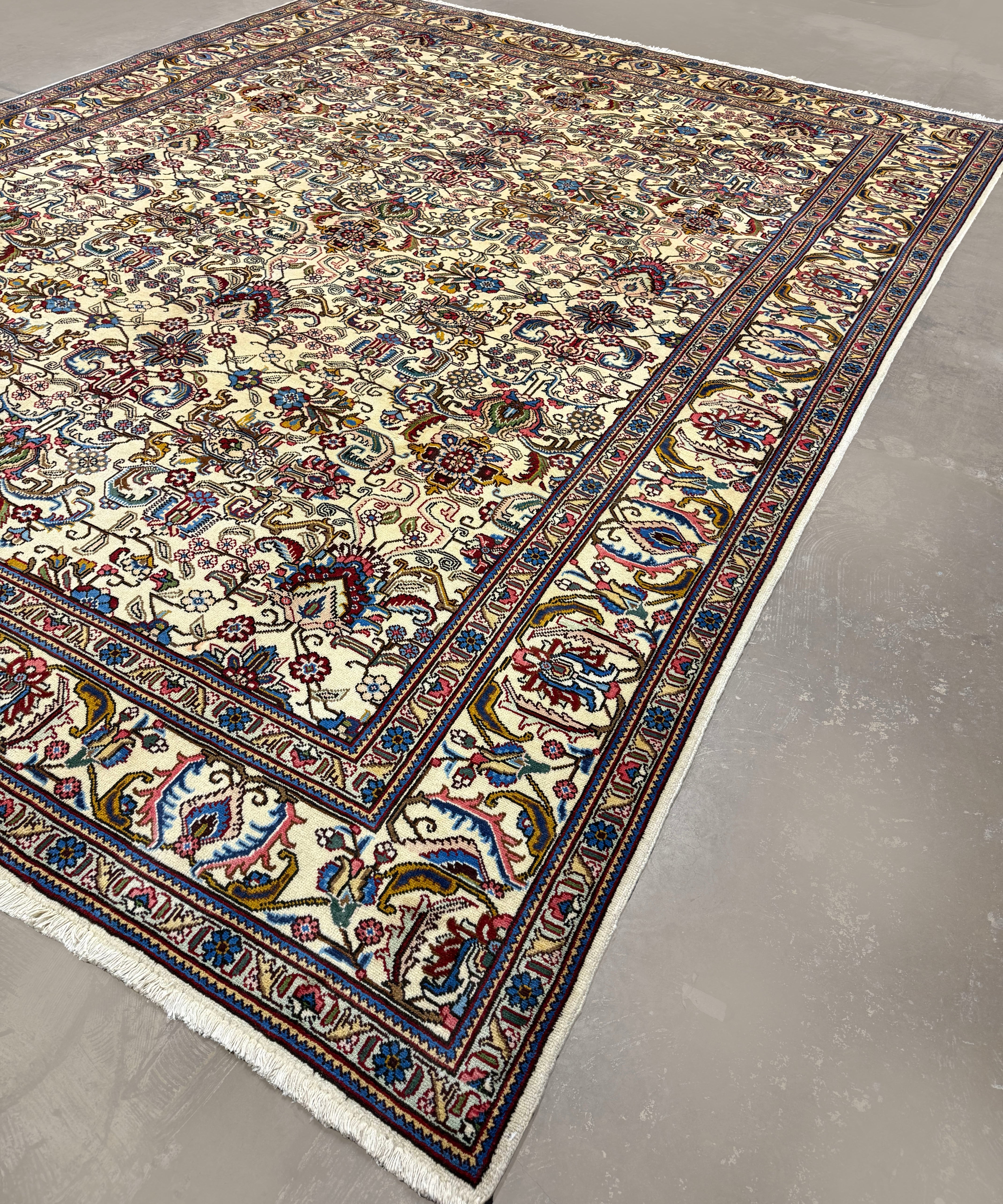 RR32600 hand-knotted wool rug, product detail photograph 4.
