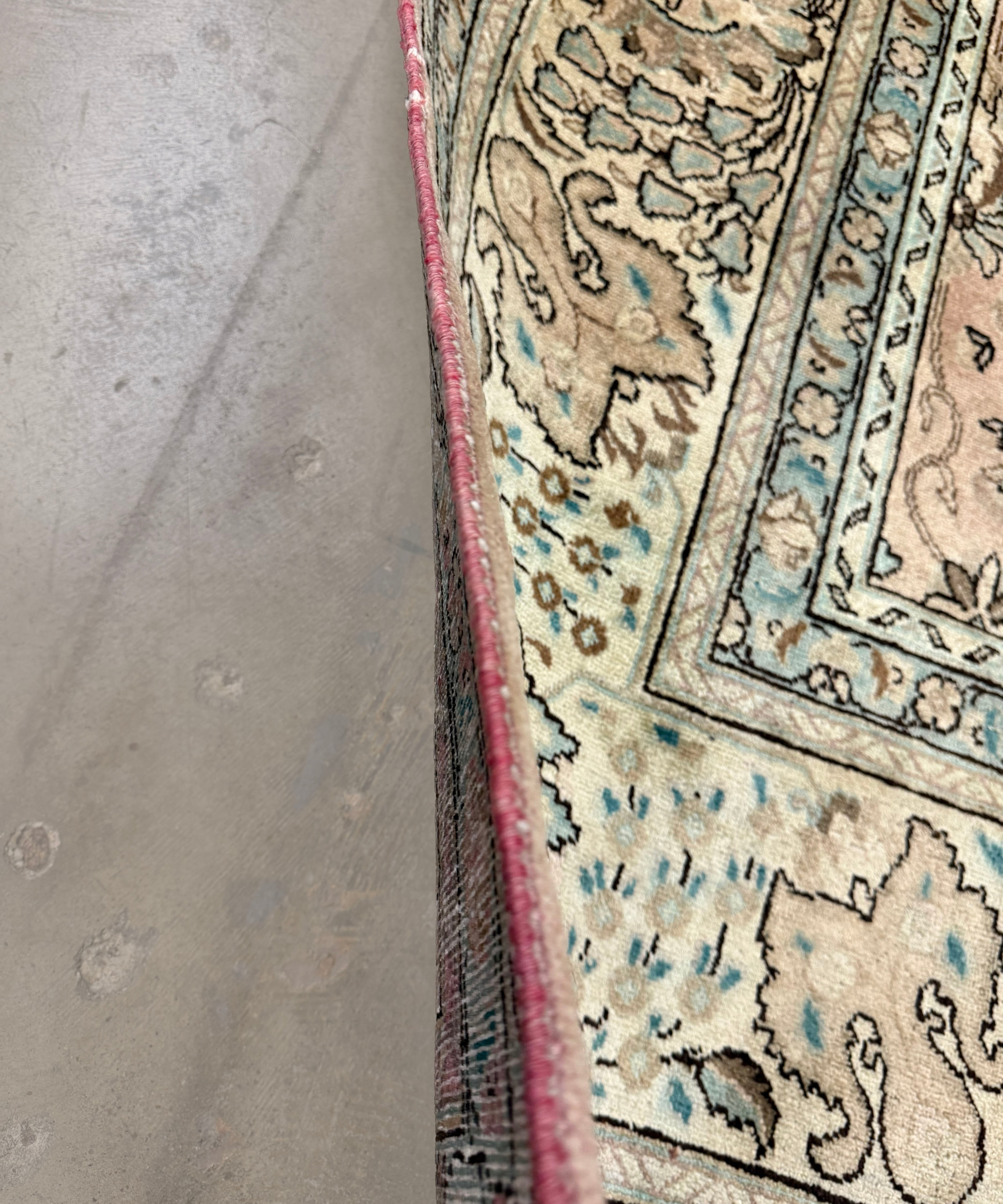 RR30425 hand-knotted wool rug, product detail photograph 2.