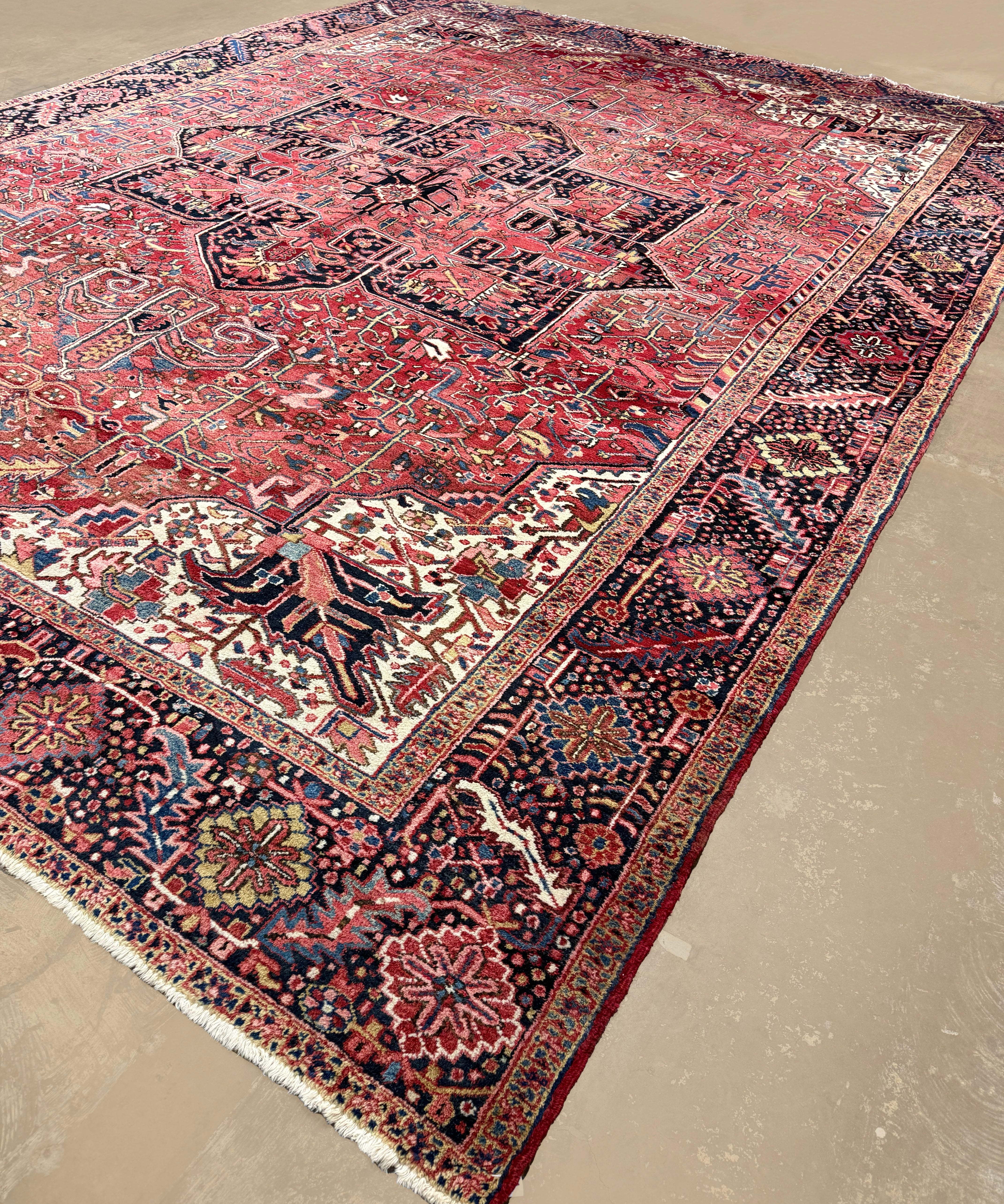 NH144785 hand-knotted wool rug, product detail photograph 2.