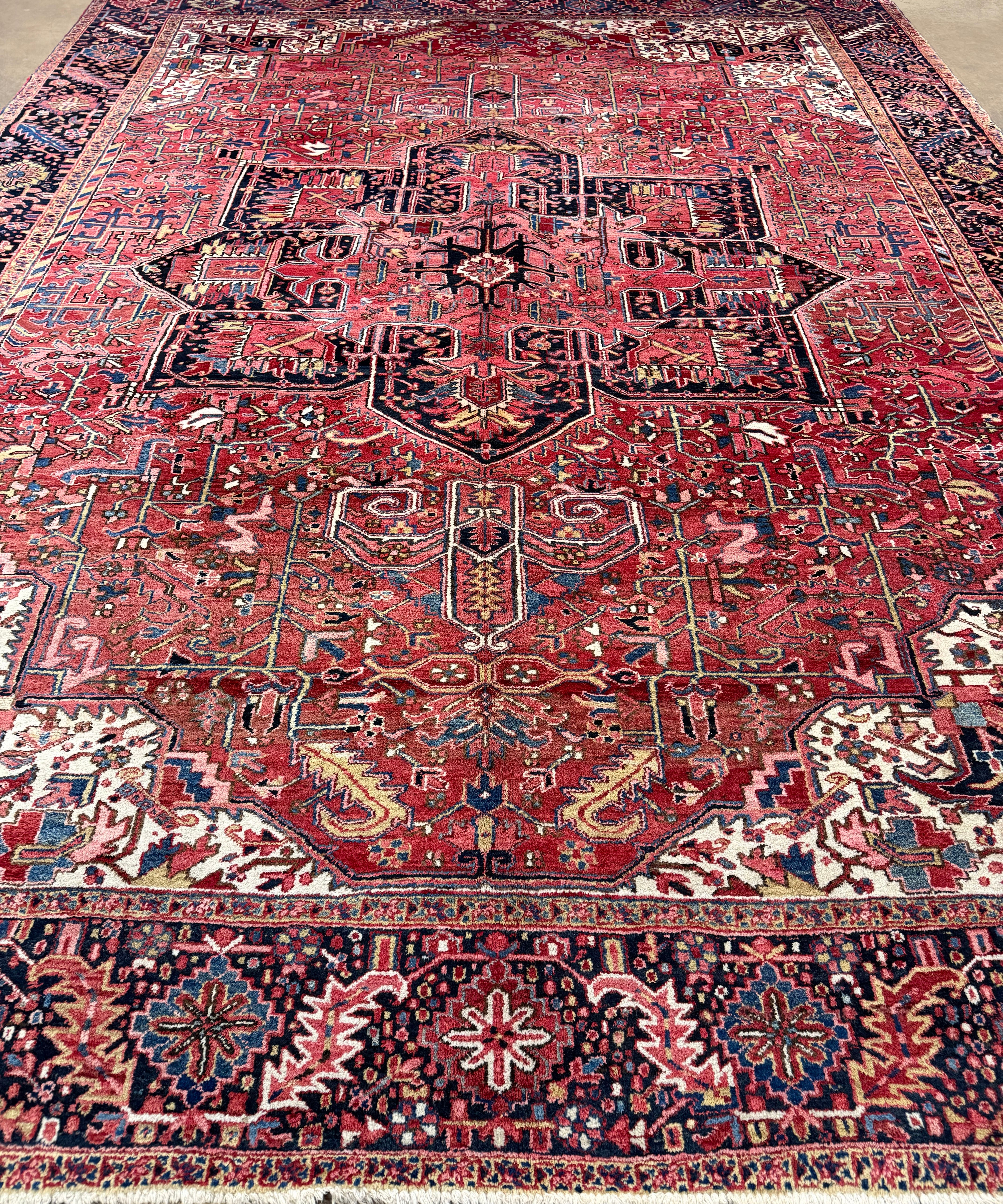 NH144785 hand-knotted wool rug, product detail photograph 1.