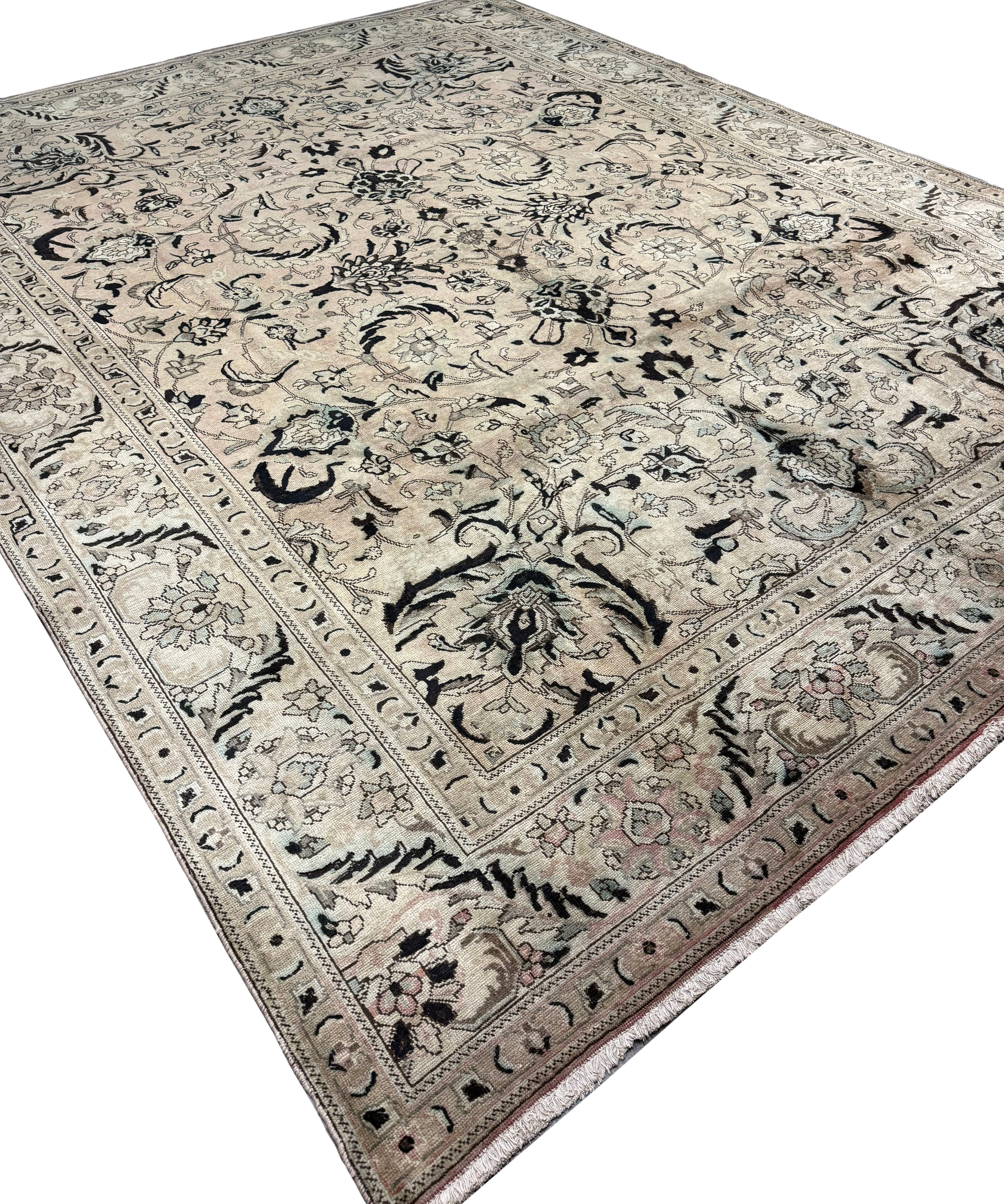 107999 hand-knotted wool rug, product detail photograph 3.