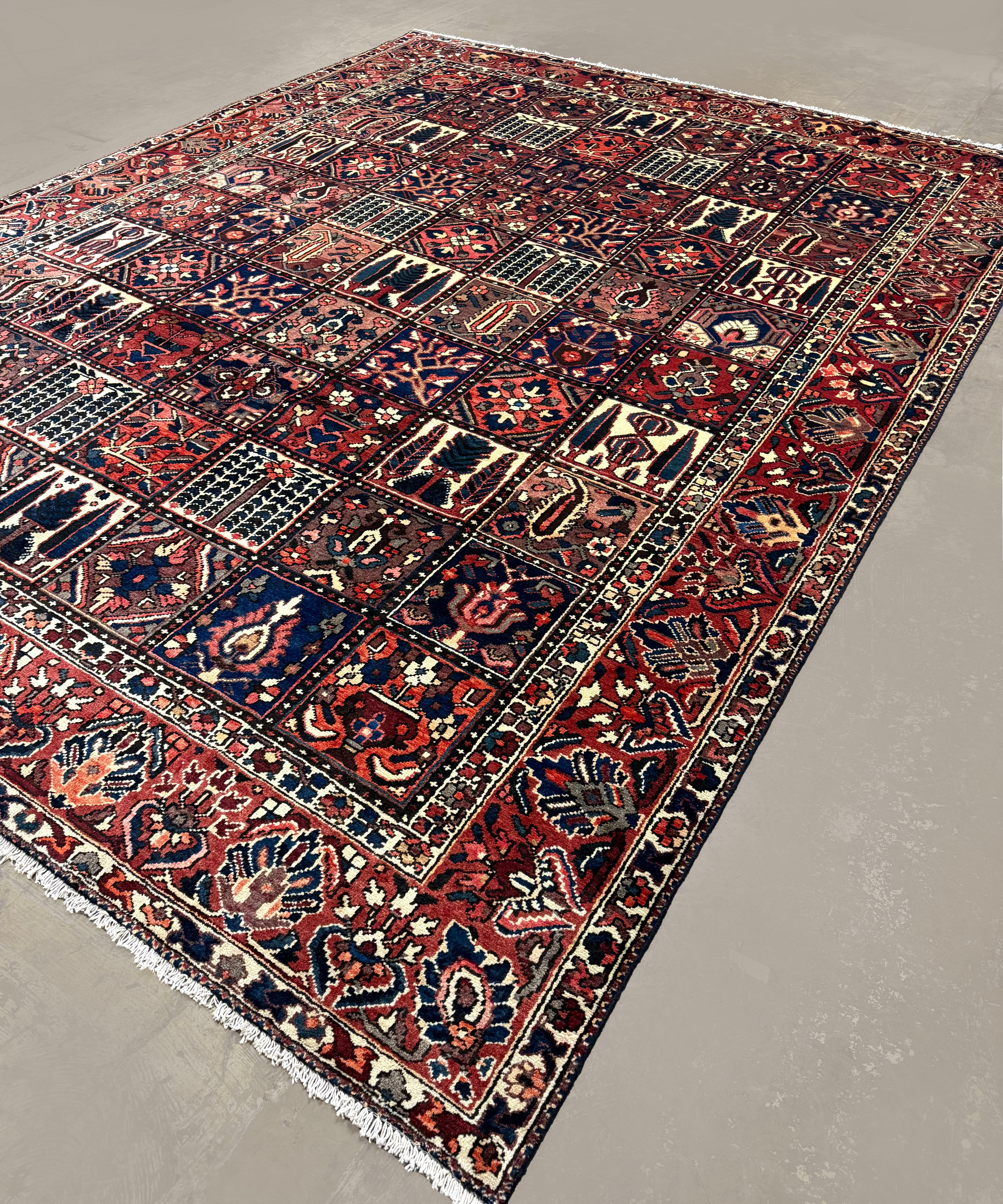 RR32608 hand-knotted wool rug, product detail photograph 3.