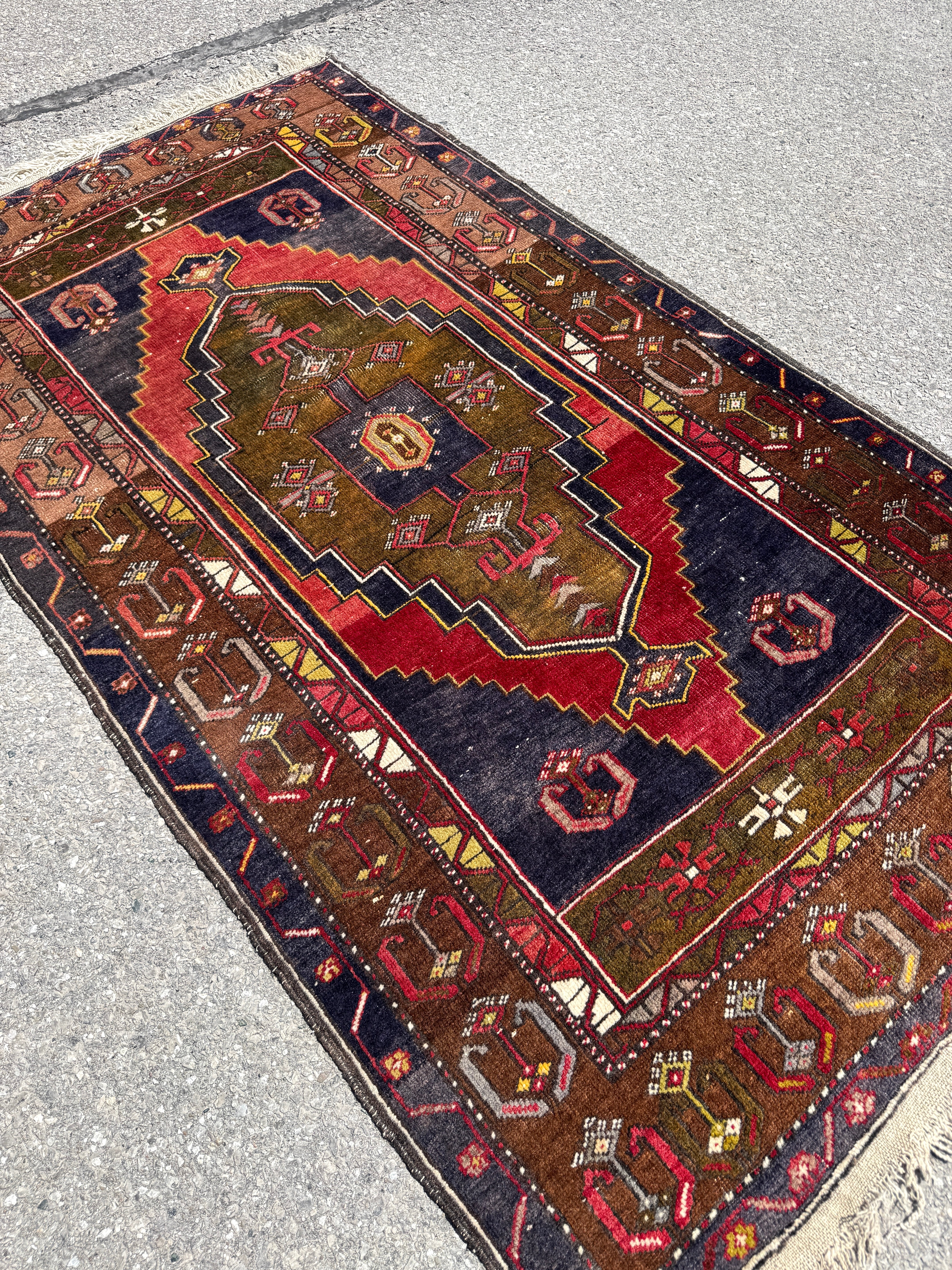 Vintage Turkish Yahyali Rug — Olive & Indigo Stepped Medallion. Additional original photograph showing the rug's surface, design and weave. SKU 12407024.