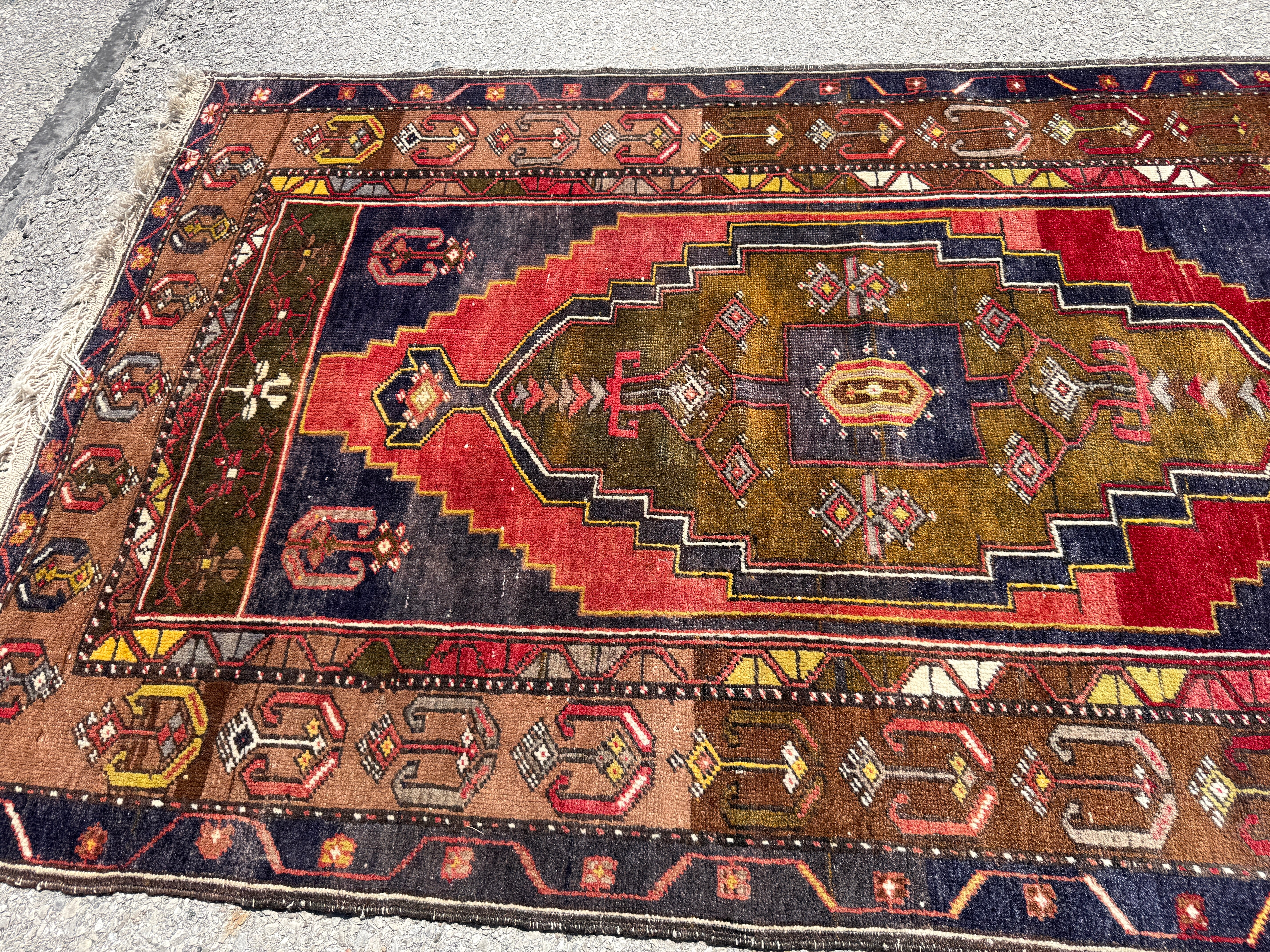 Vintage Turkish Yahyali Rug — Olive & Indigo Stepped Medallion. Additional original photograph showing the rug's surface, design and weave. SKU 12407024.