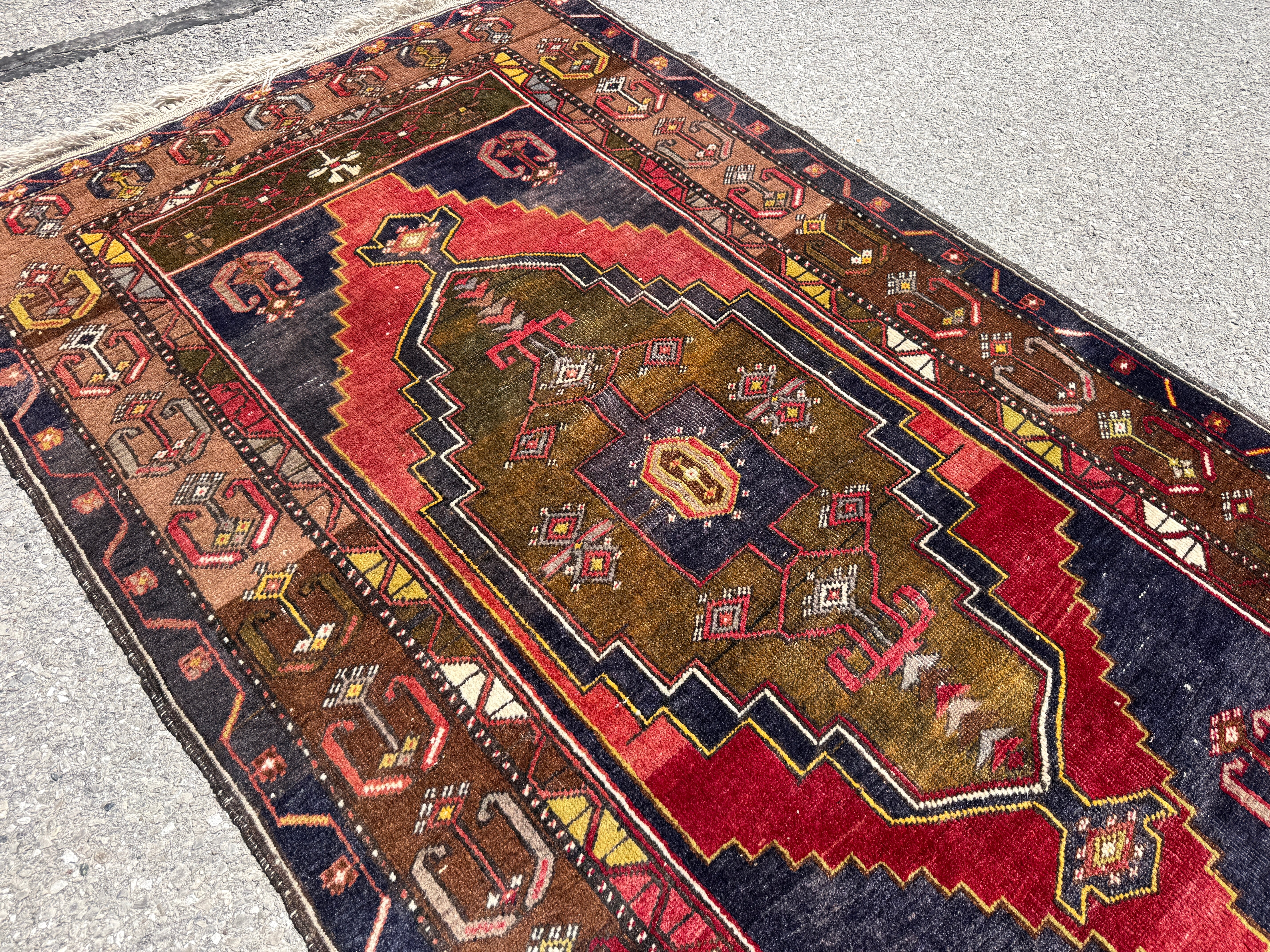 Vintage Turkish Yahyali Rug — Olive & Indigo Stepped Medallion. Additional original photograph showing the rug's surface, design and weave. SKU 12407024.