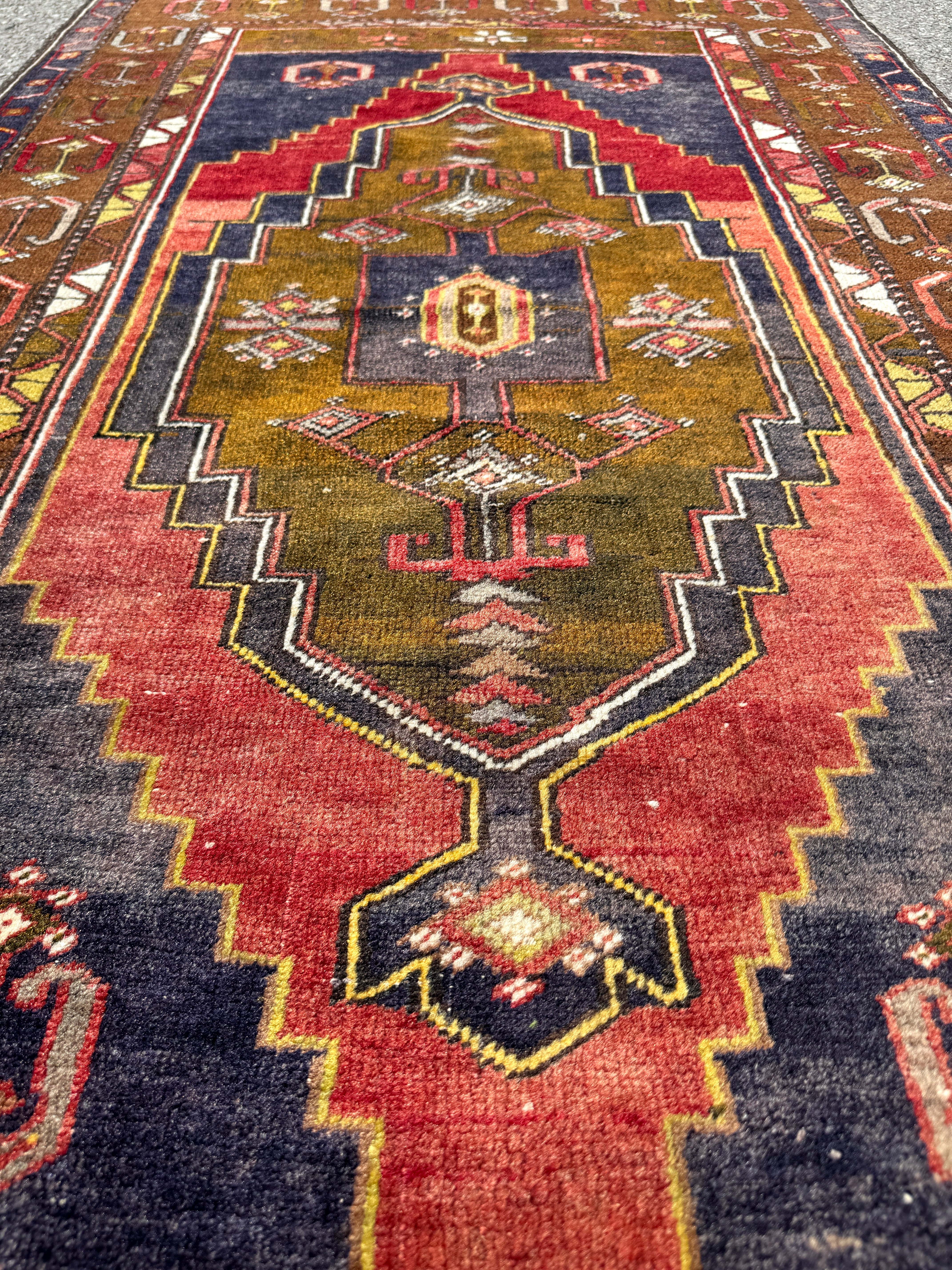 Vintage Turkish Yahyali Rug — Olive & Indigo Stepped Medallion. Additional original photograph showing the rug's surface, design and weave. SKU 12407024.