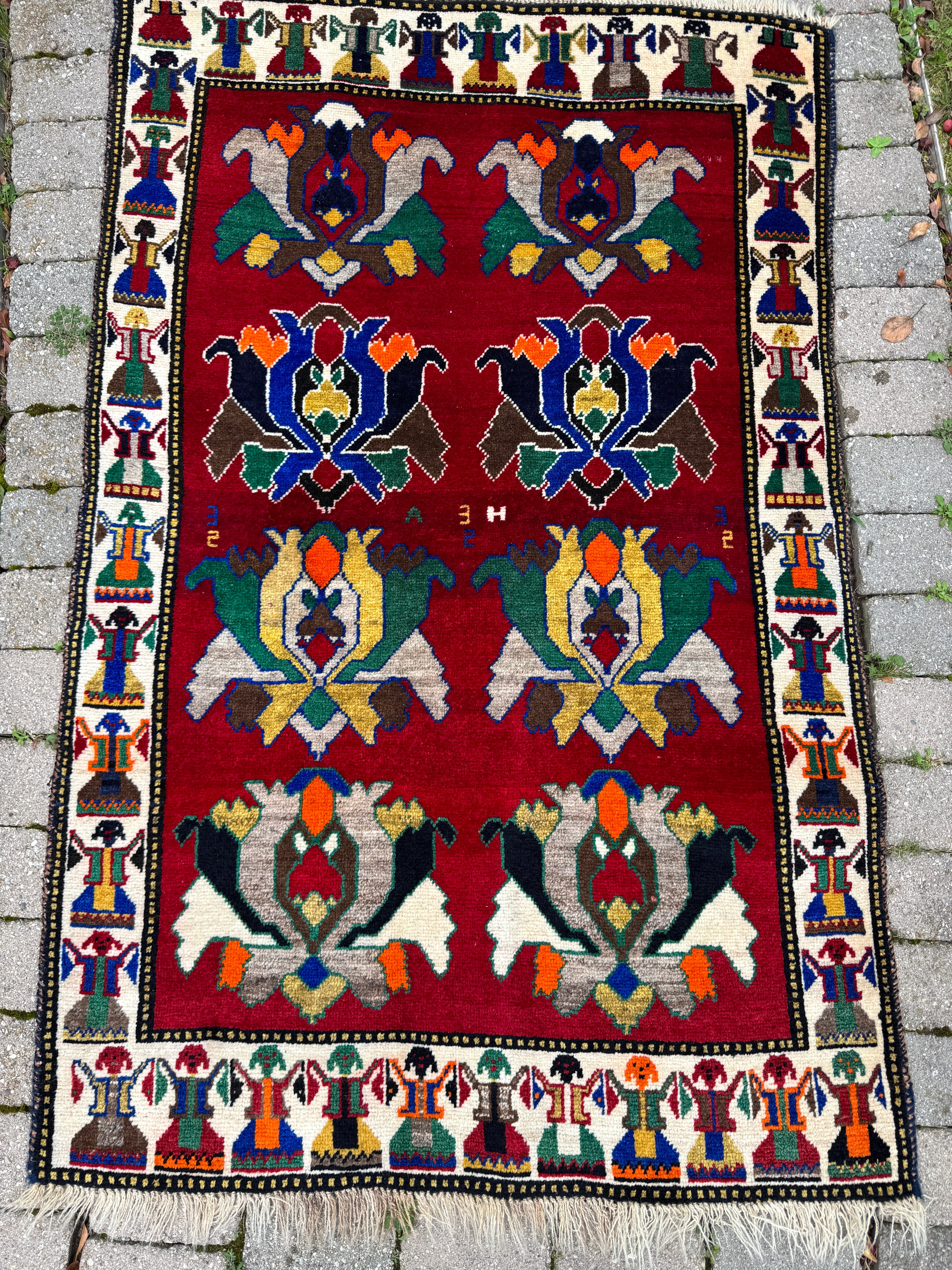 Vintage Qashqai Gabbeh Rug — Shah Abbasi Flowers & Figural Border. Additional original photograph showing the rug's surface, design and weave. SKU 126060035.