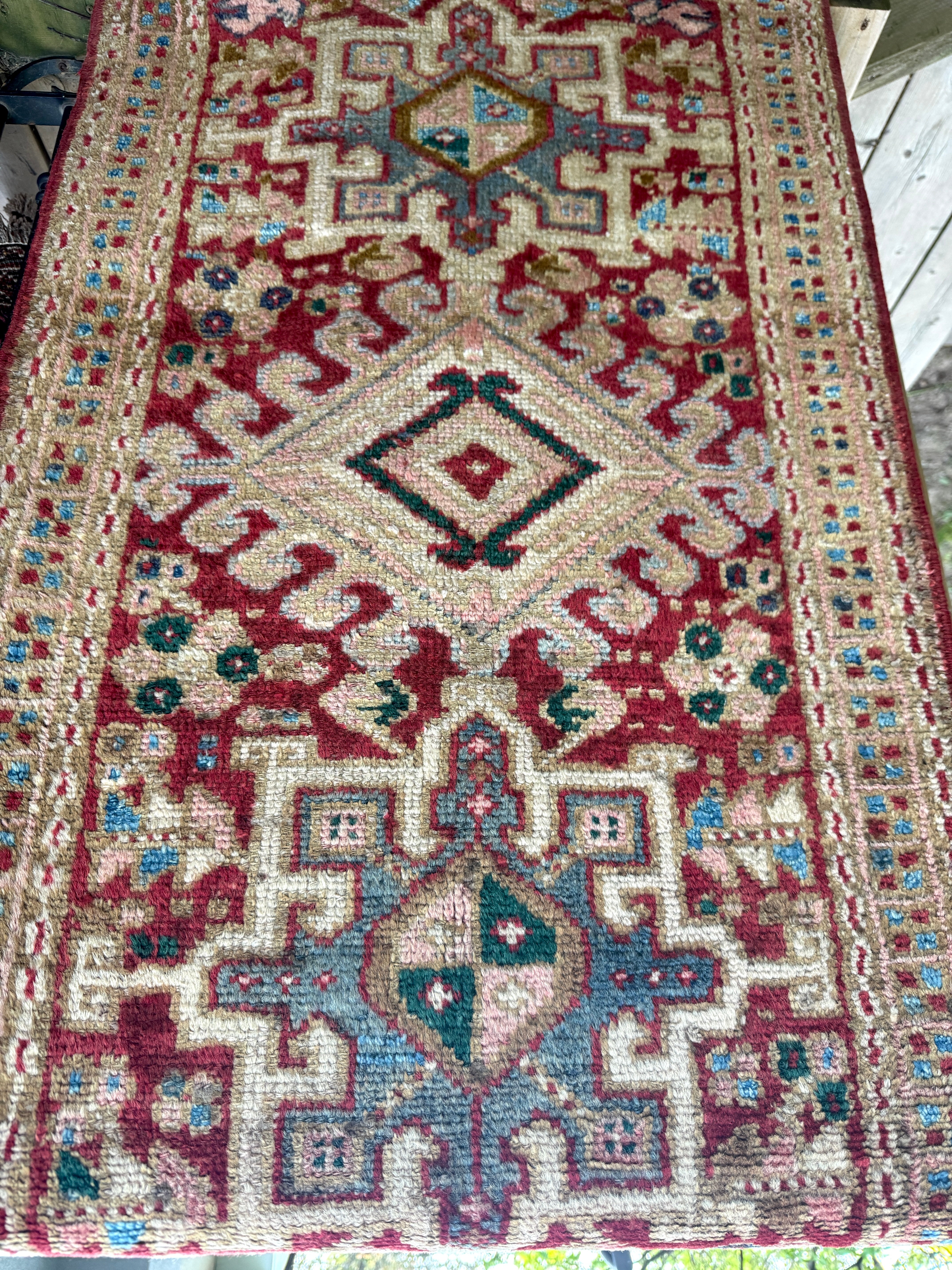 Vintage Karaja Runner — Soft Coral & Ivory Geometry. Additional original photograph showing the rug's surface, design and weave. SKU 52501010.