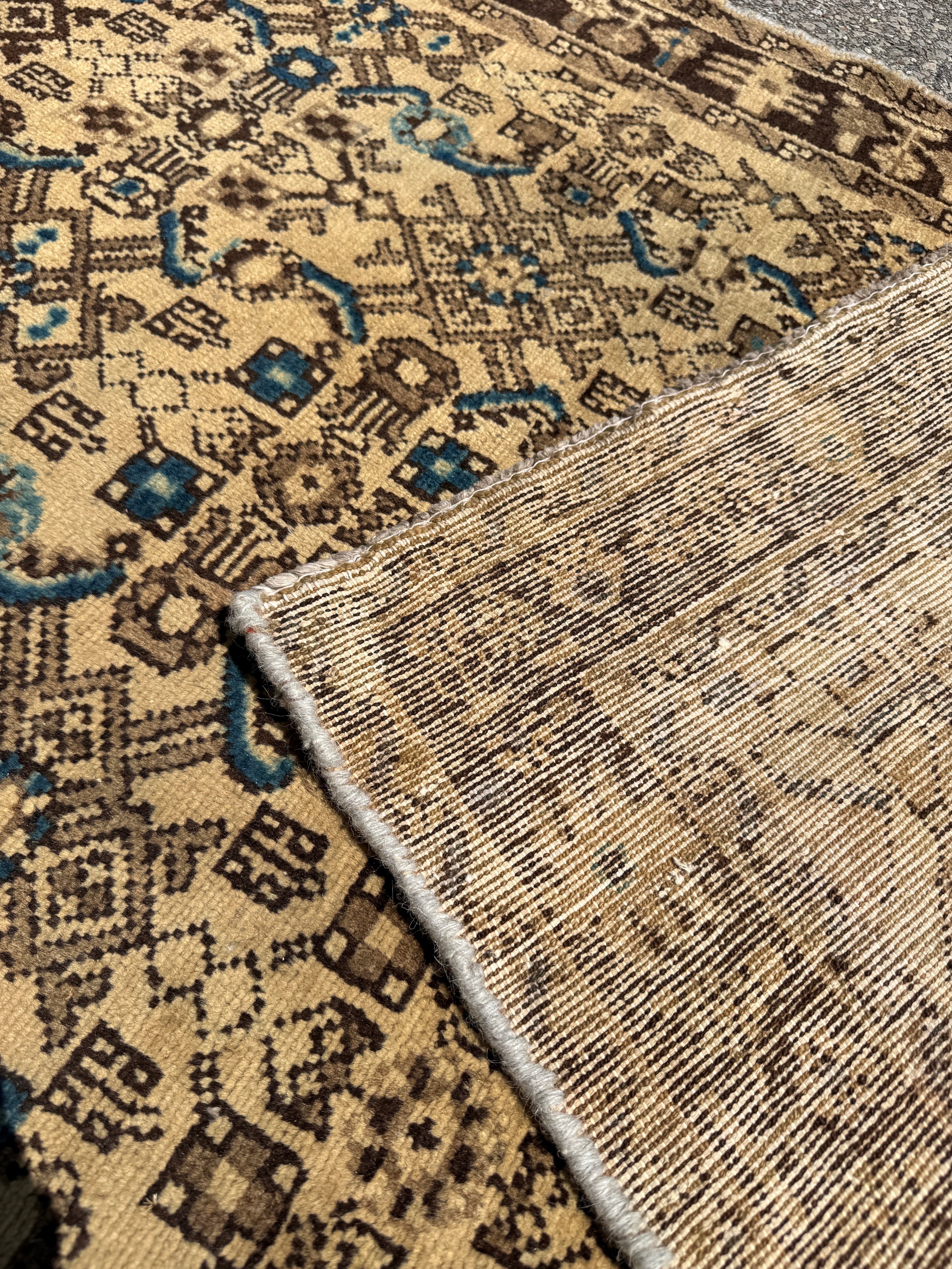 Vintage Hosseinabad Runner — Ivory & Walnut Herati. Additional original photograph showing the rug's surface, design and weave. SKU 52507071.