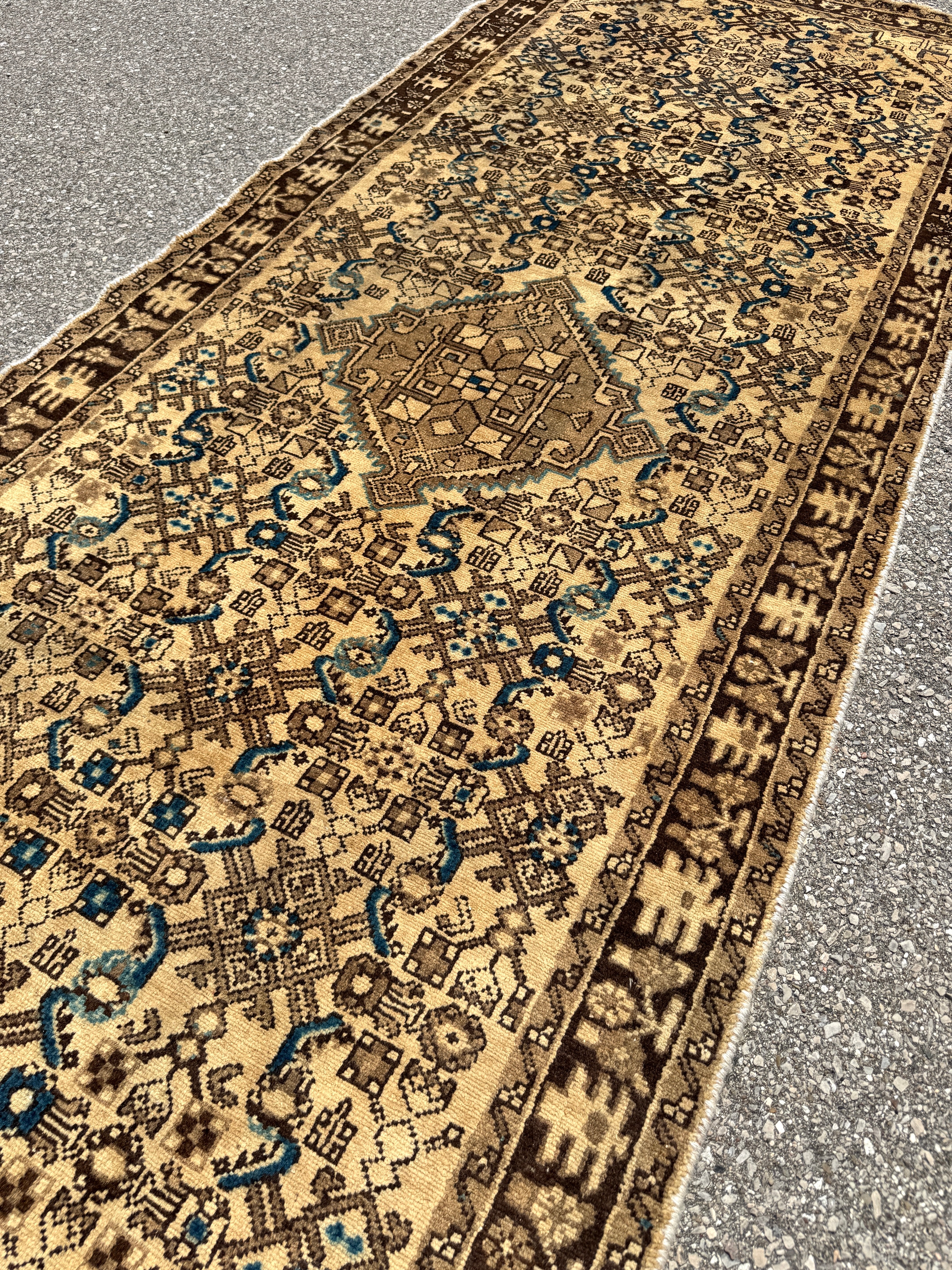 Vintage Hosseinabad Runner — Ivory & Walnut Herati. Additional original photograph showing the rug's surface, design and weave. SKU 52507071.