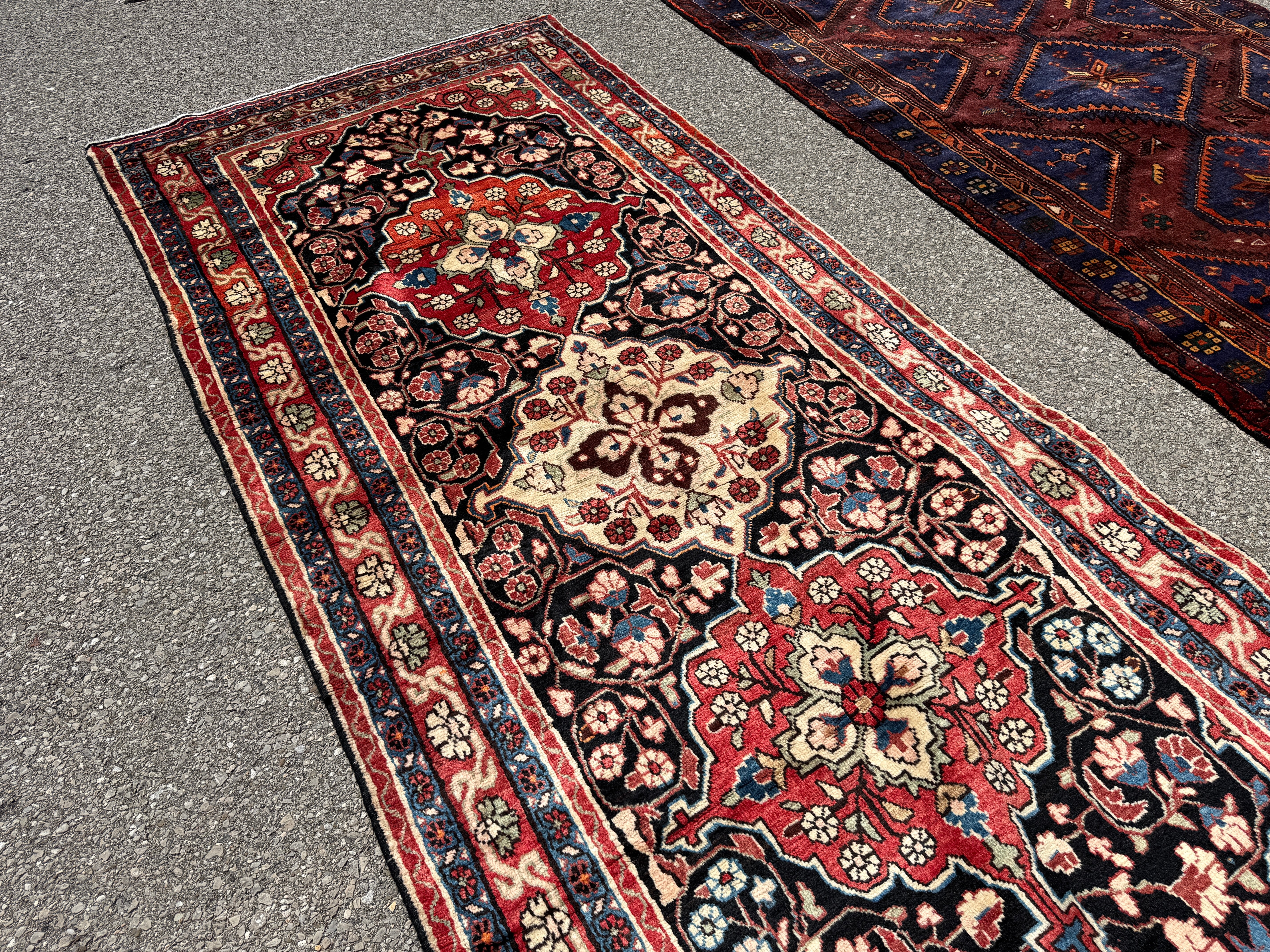 Mahal Runner — Ivory & Terracotta on Midnight Blue. Additional original photograph showing the rug's surface, design and weave. SKU 52510131.