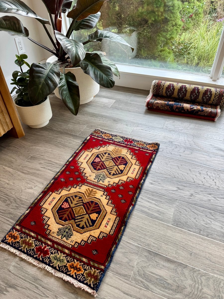 Turkmen Mini Rug | 1' 5" x 2' 7" - Rug the Rock