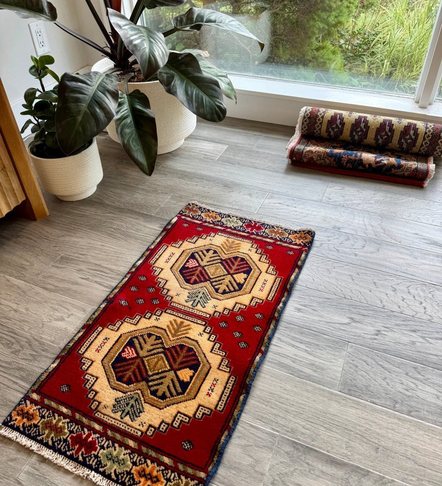 Turkmen Mini Rug | 1' 5" x 2' 7" - Rug the Rock